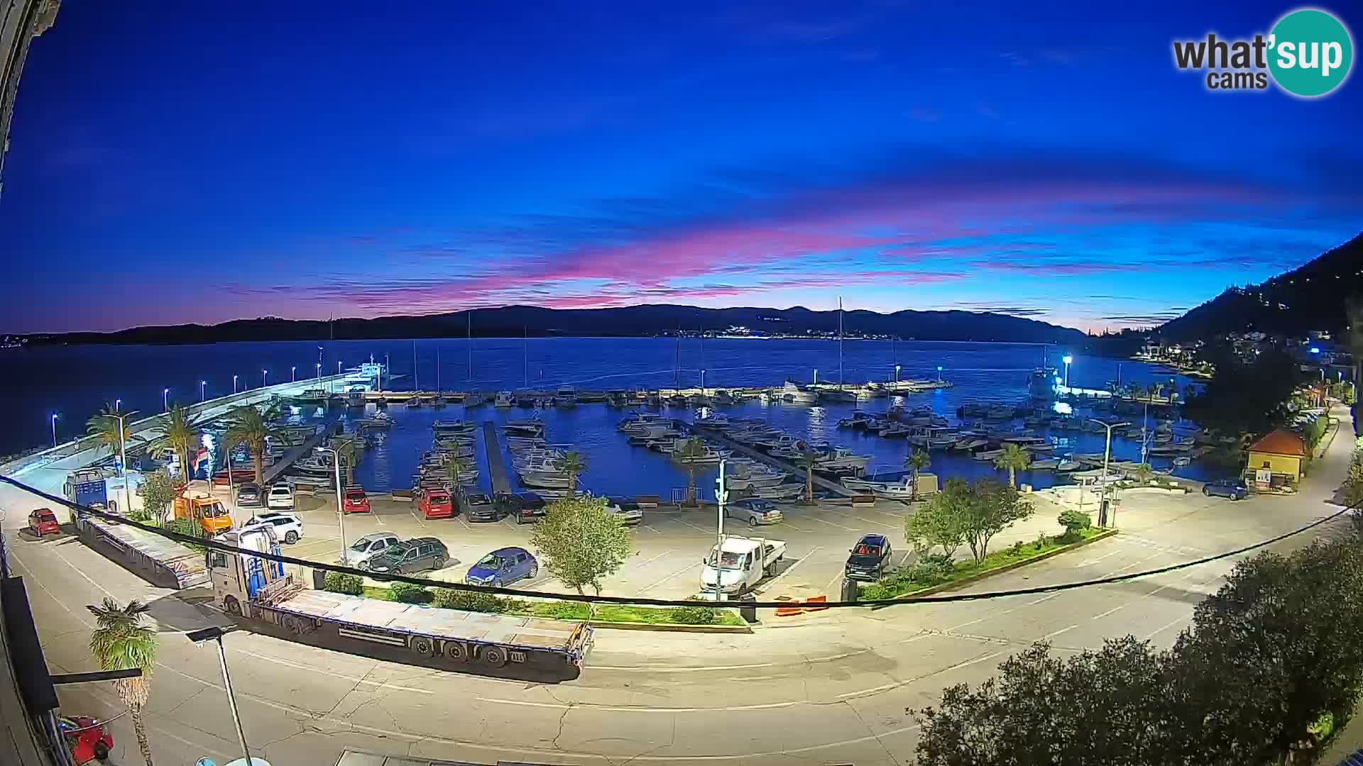 Web kamera Orebić Riva – Trajekt za Korčulu uživo