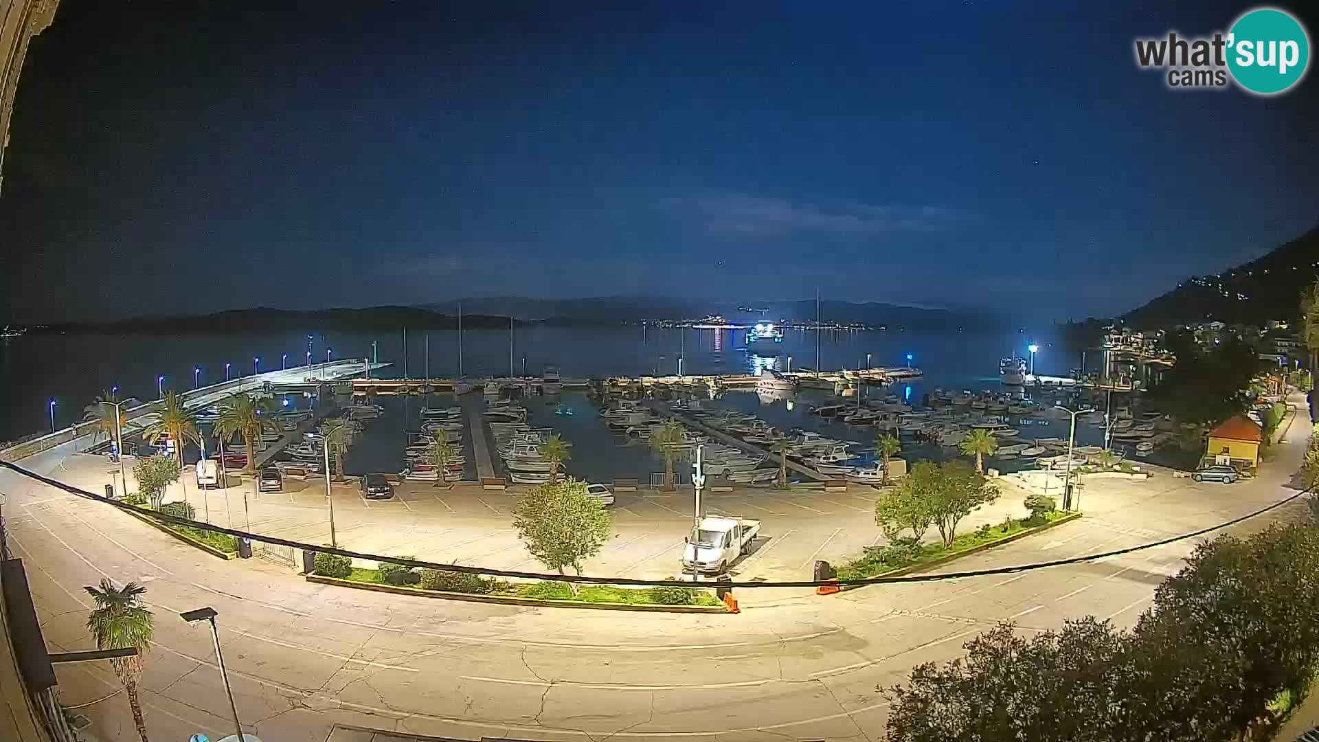 Web kamera Orebić Riva – Trajekt za Korčulu uživo