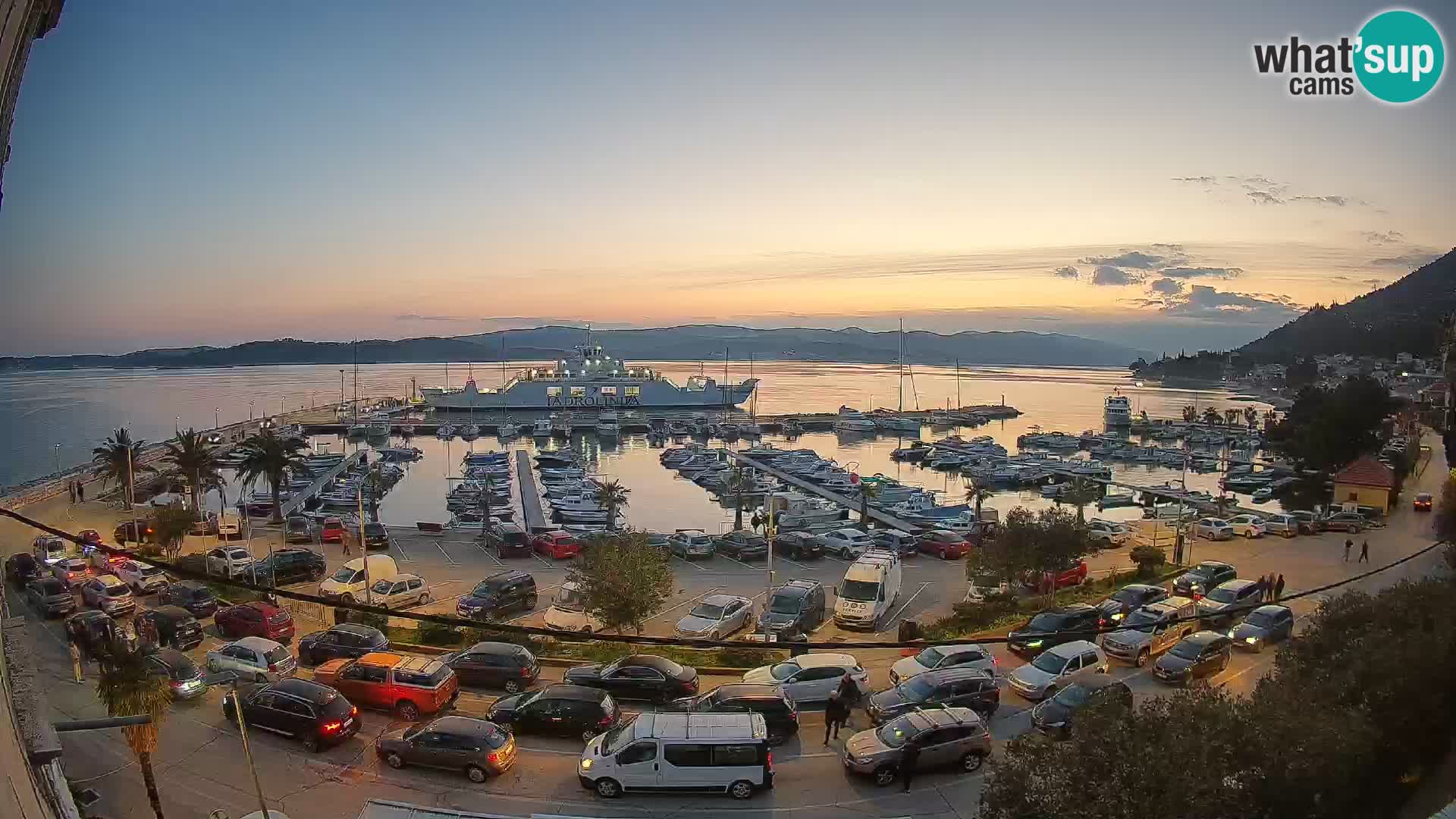 Web kamera Orebić Riva – Trajekt za Korčulu uživo