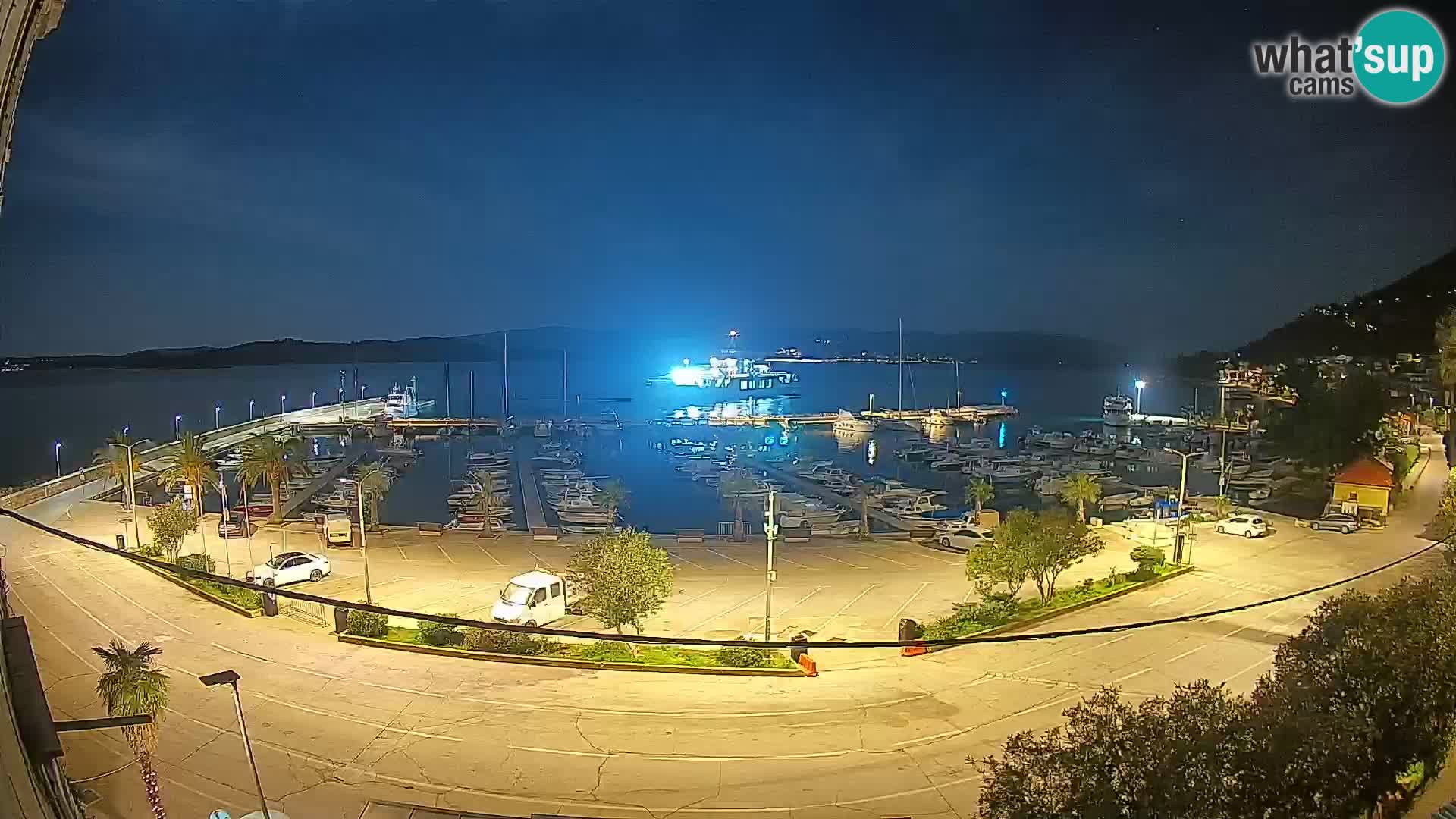 Web kamera Orebić Riva – Trajekt za Korčulu uživo