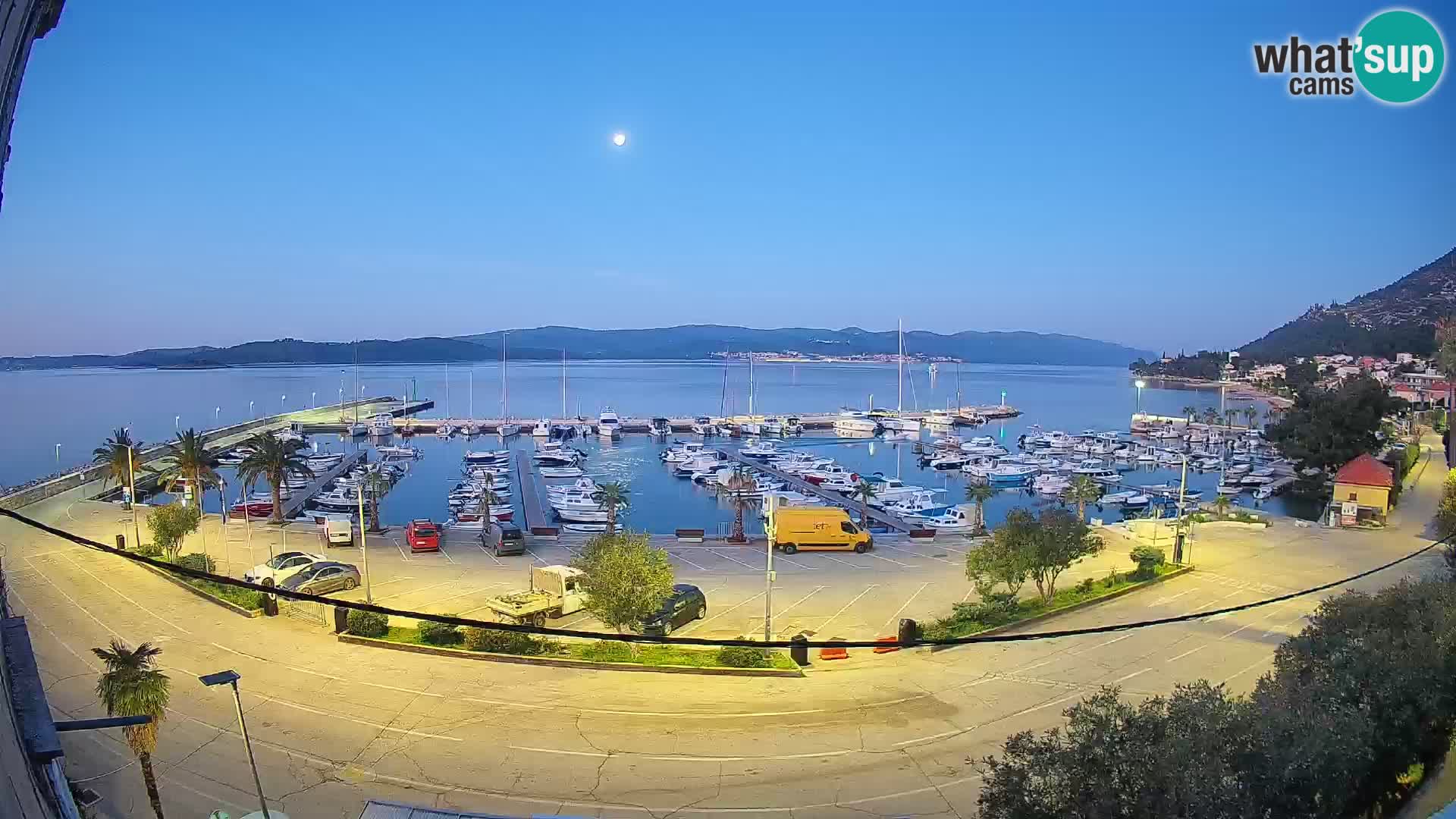 Web kamera Orebić Riva – Trajekt za Korčulu uživo