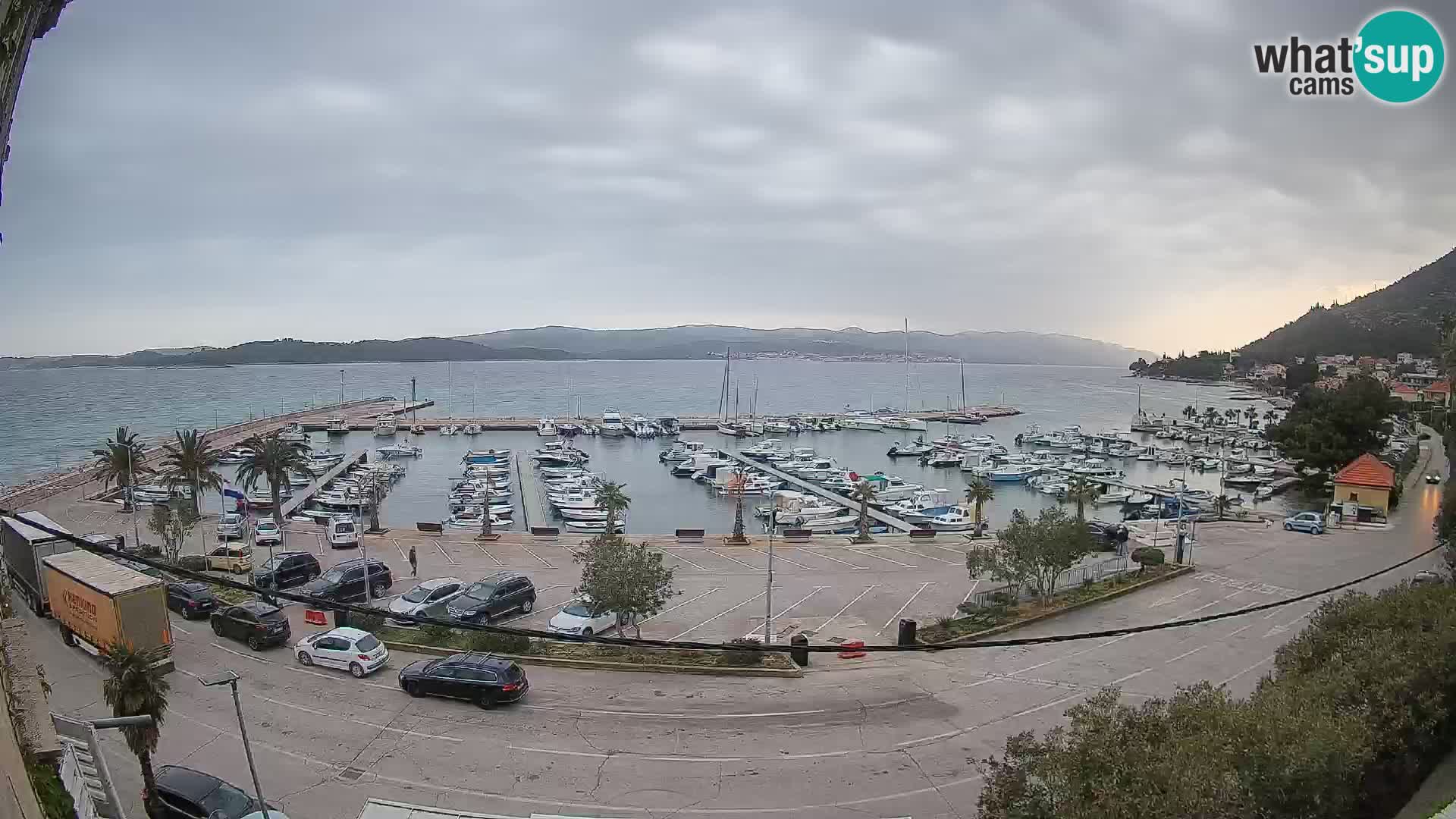 Web kamera Orebić Riva – Trajekt za Korčulu uživo