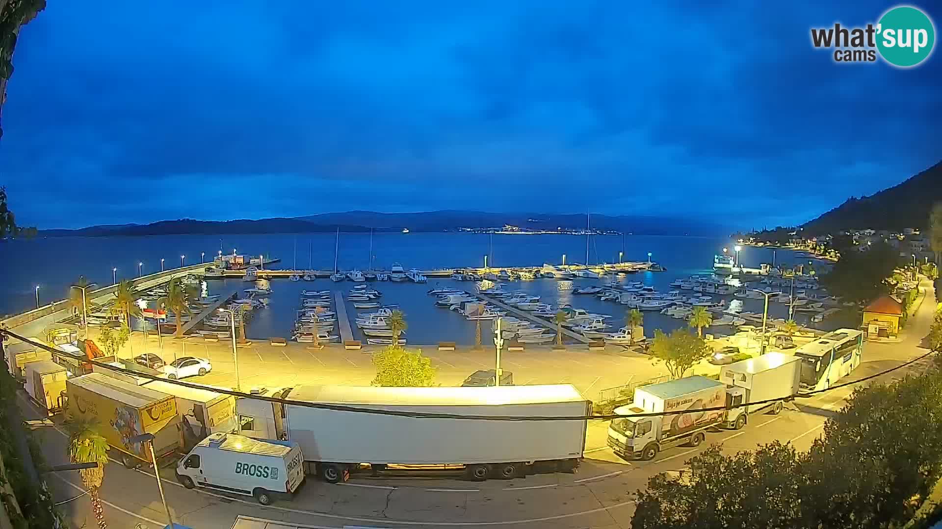 Web kamera Orebić Riva – Trajekt za Korčulu uživo