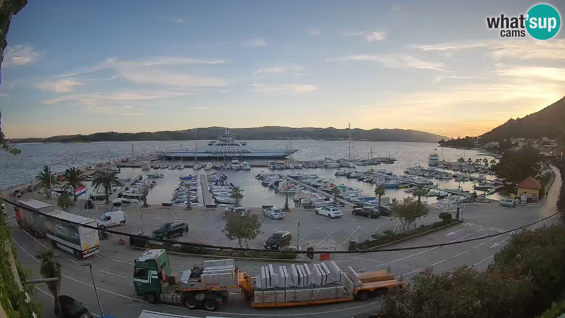 Web kamera Orebić Riva – Trajekt za Korčulu uživo