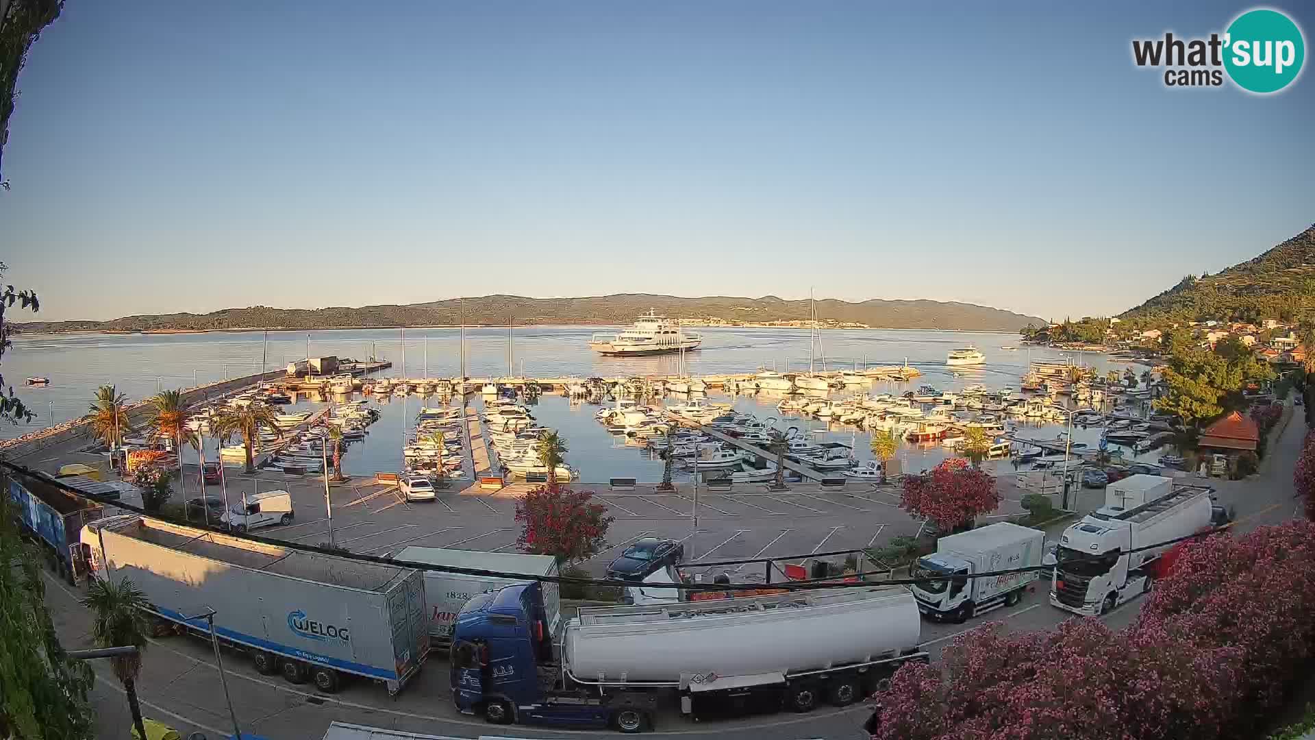 Web kamera Orebić Riva – Trajekt za Korčulu uživo