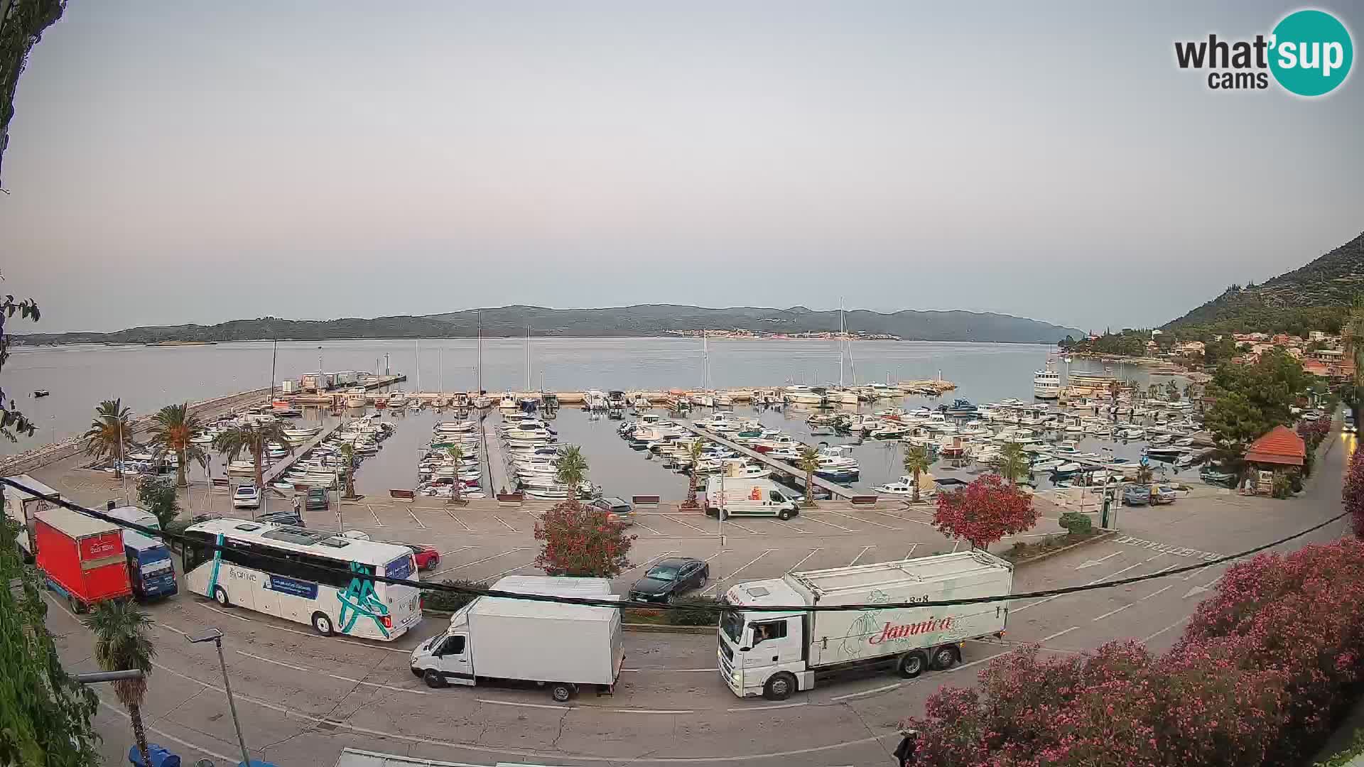 Web kamera Orebić Riva – Trajekt za Korčulu uživo