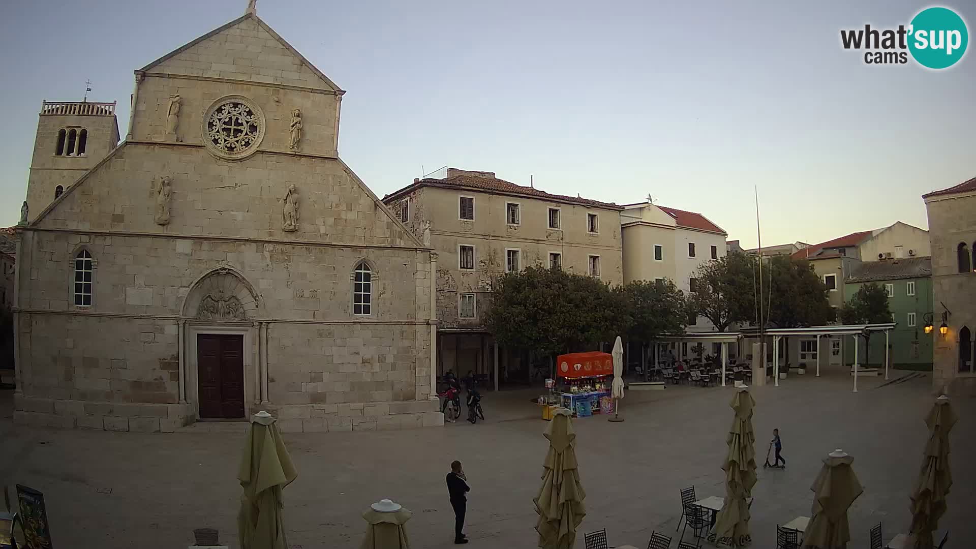 Pag live cam – Place principale et église de Sainte-Marie