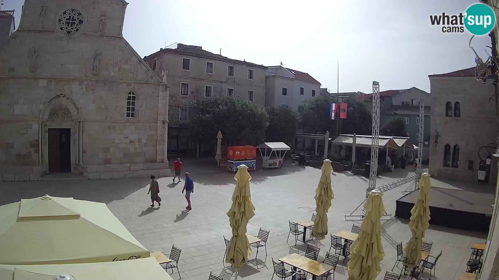 Pag livecam – piazza principale e la basilica di Santa María
