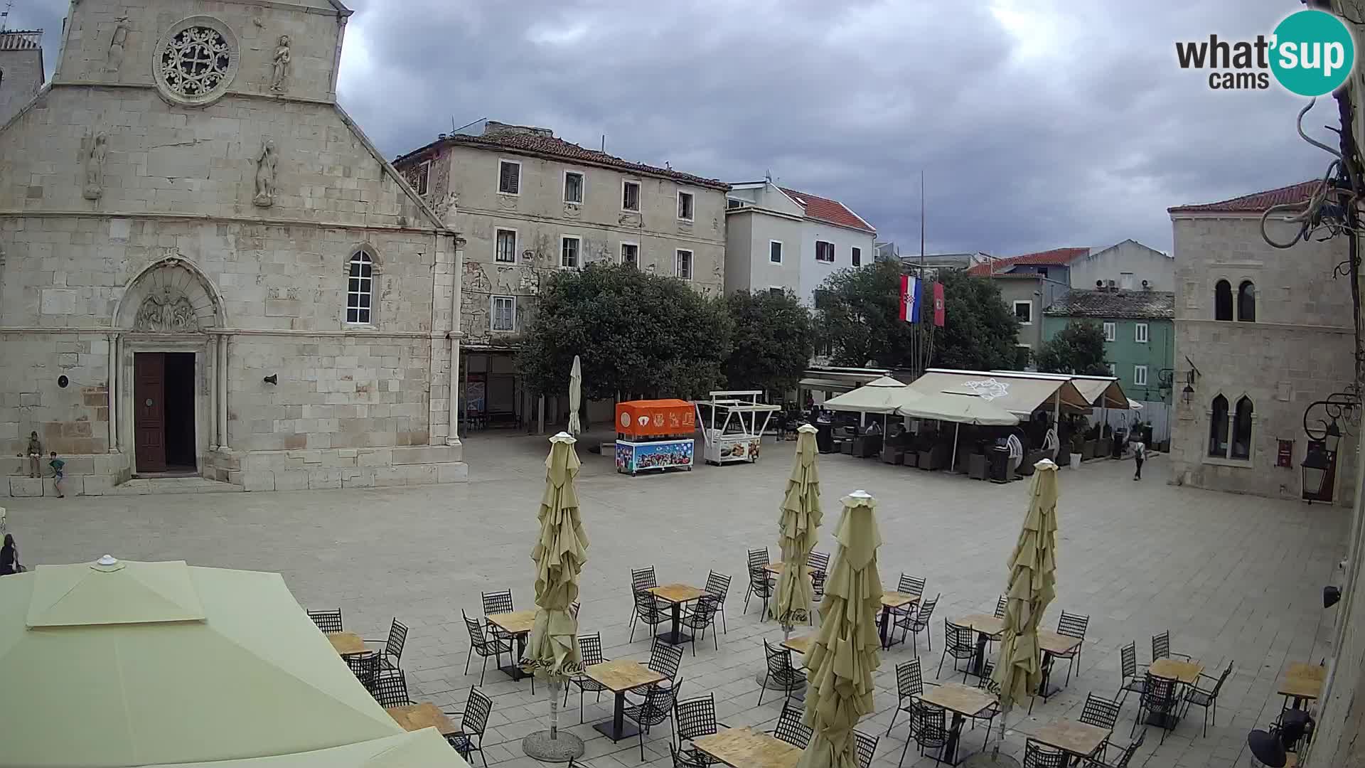 Pag livecam – piazza principale e la basilica di Santa María