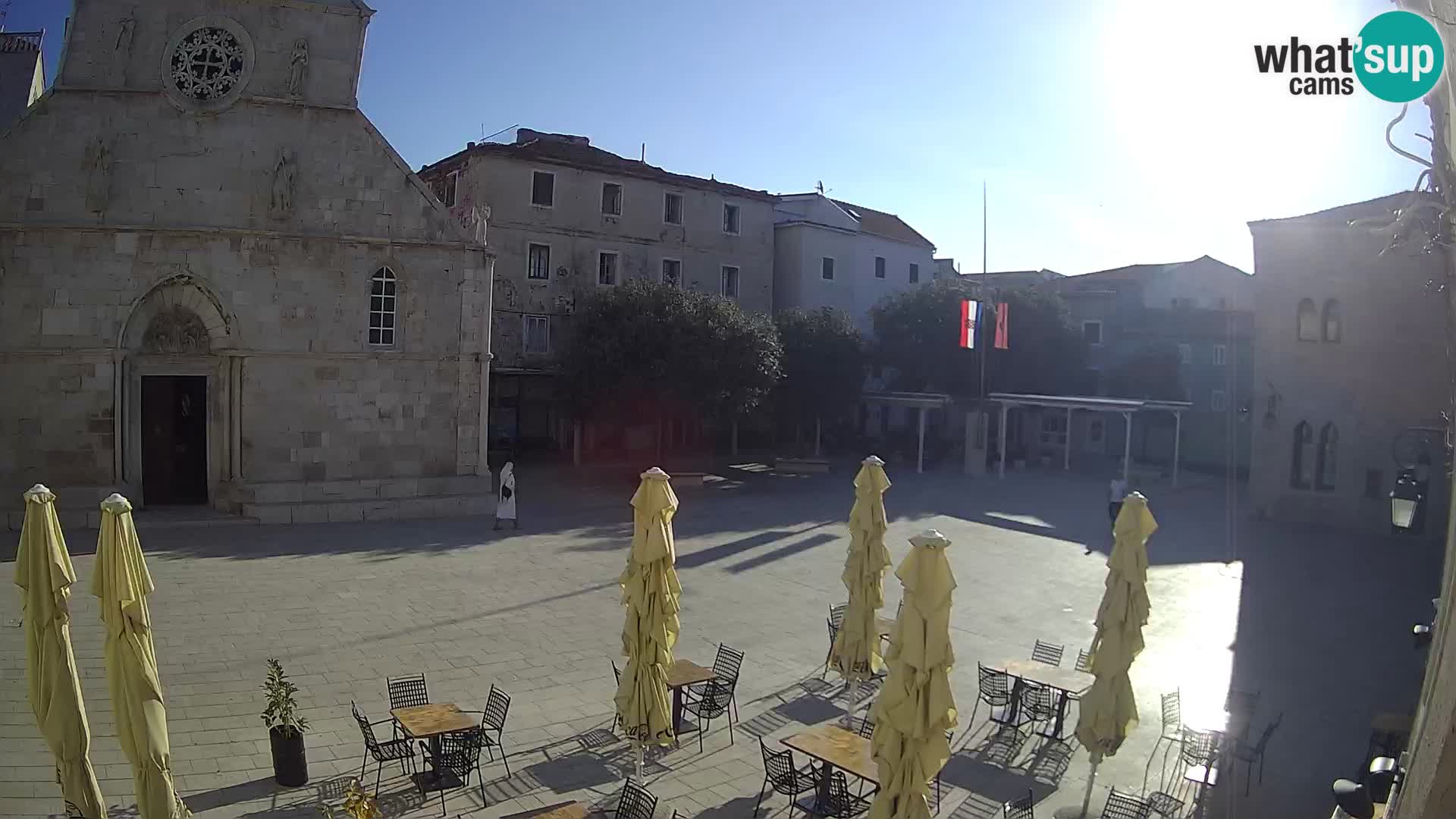 Pag livecam – piazza principale e la basilica di Santa María