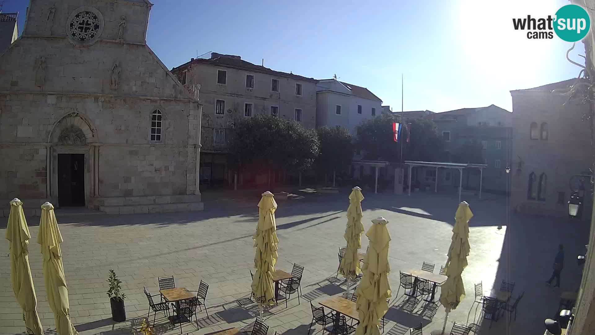 Pag live cam – Place principale et église de Sainte-Marie