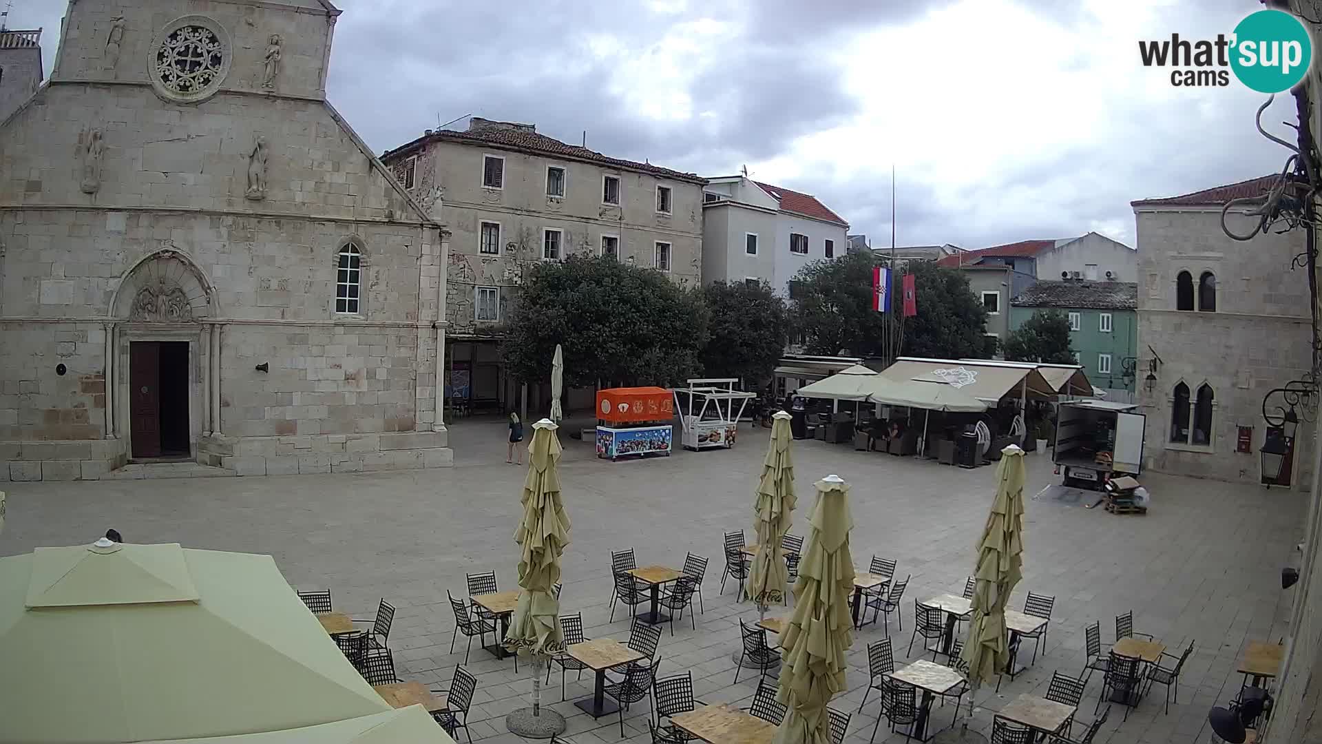 Pag livecam – piazza principale e la basilica di Santa María