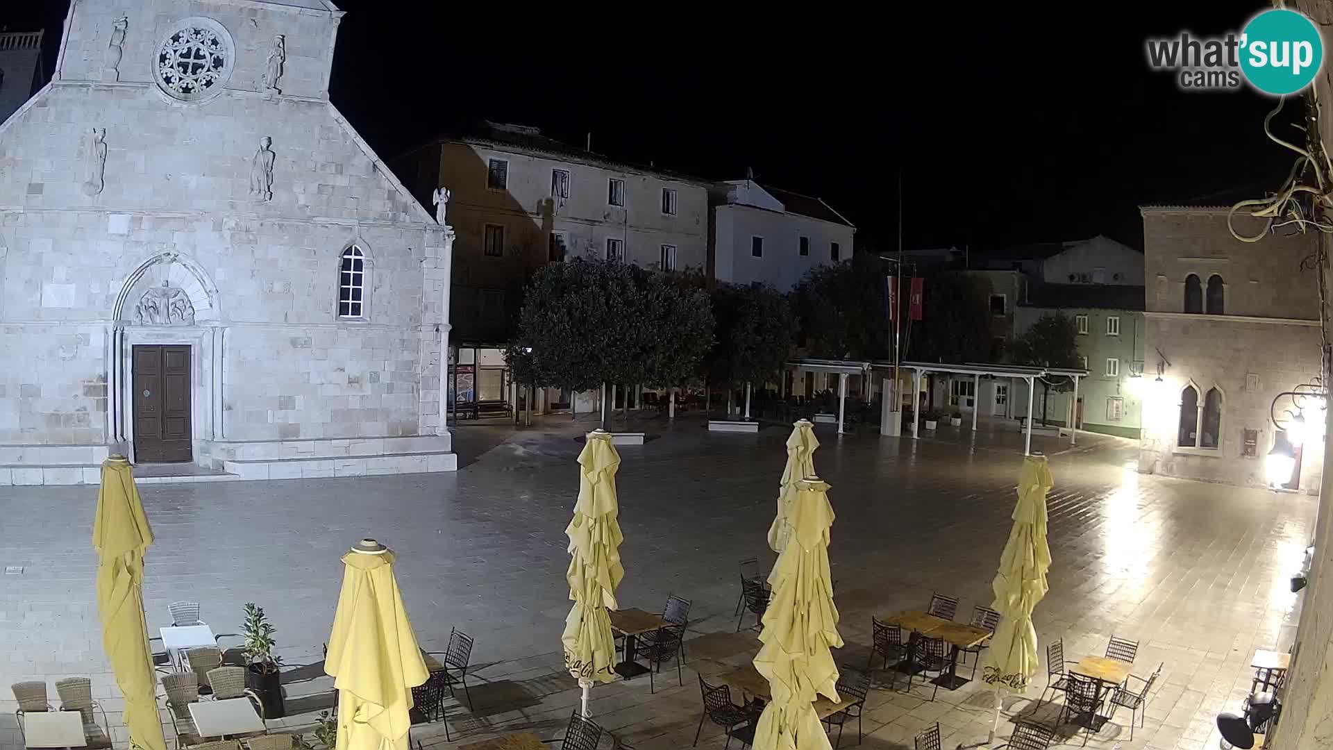 Pag livecam – piazza principale e la basilica di Santa María