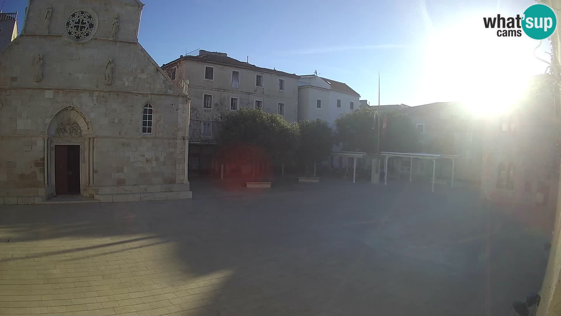 Pag live cam – Place principale et église de Sainte-Marie