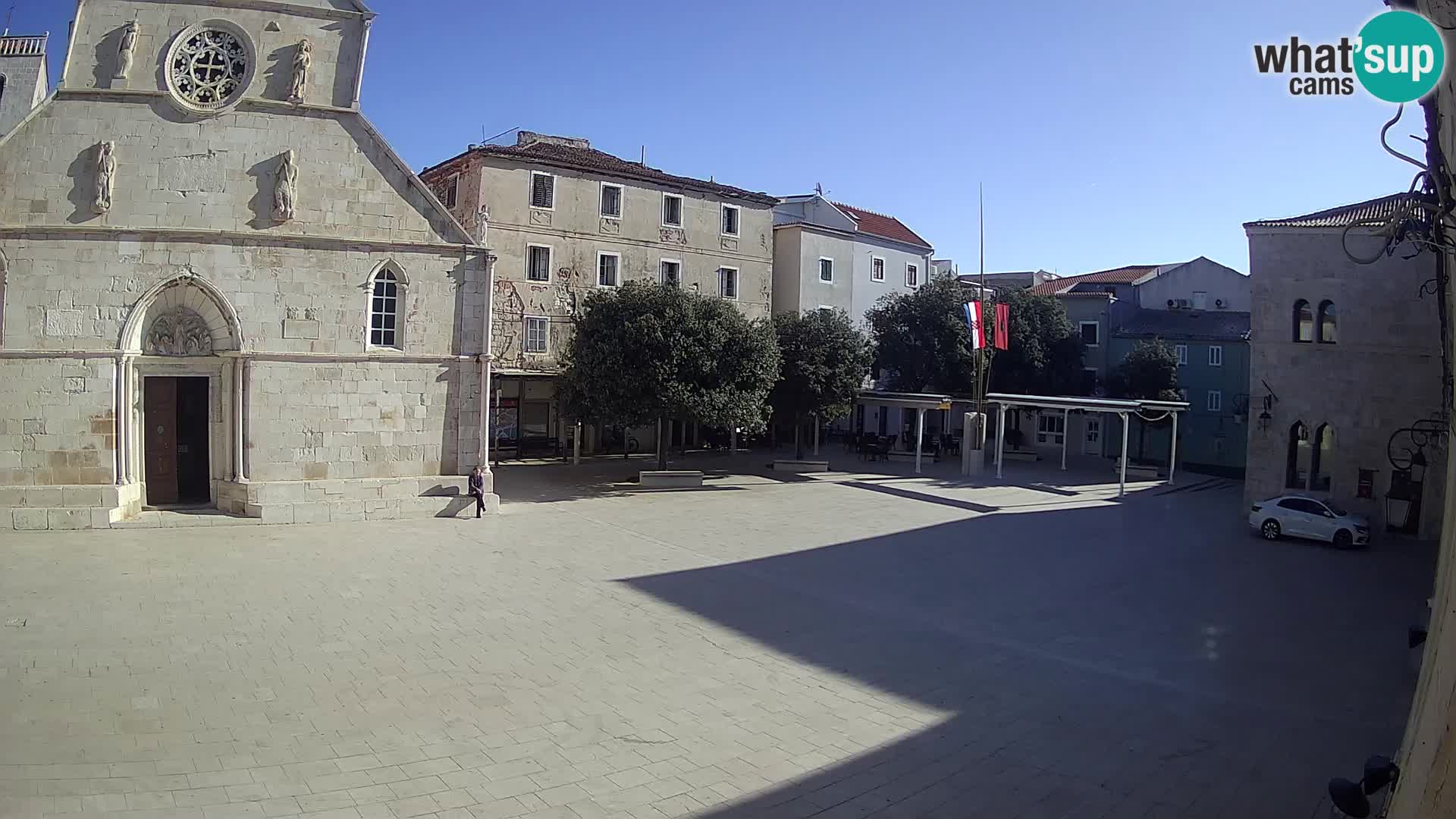 Pag livecam – piazza principale e la basilica di Santa María