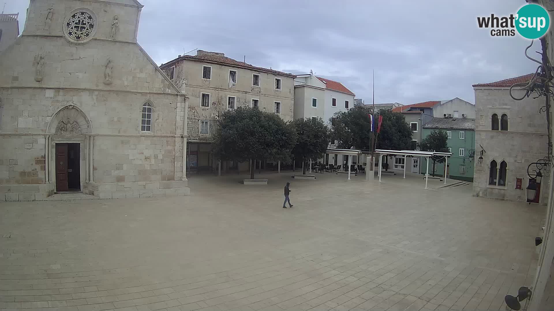 Pag livecam – piazza principale e la basilica di Santa María