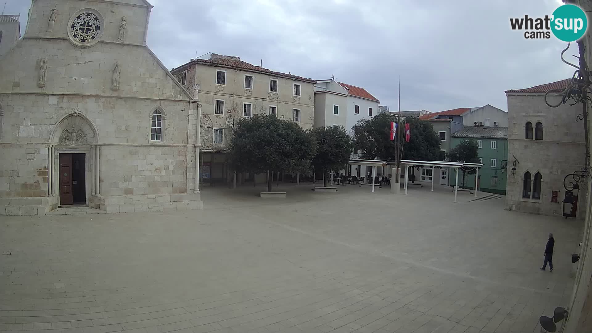 Pag livecam – piazza principale e la basilica di Santa María