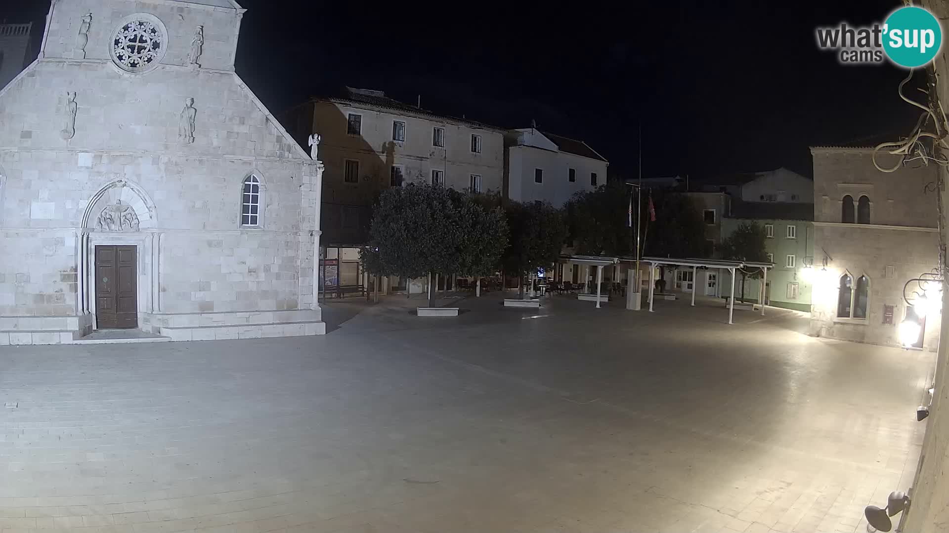 Pag livecam – piazza principale e la basilica di Santa María