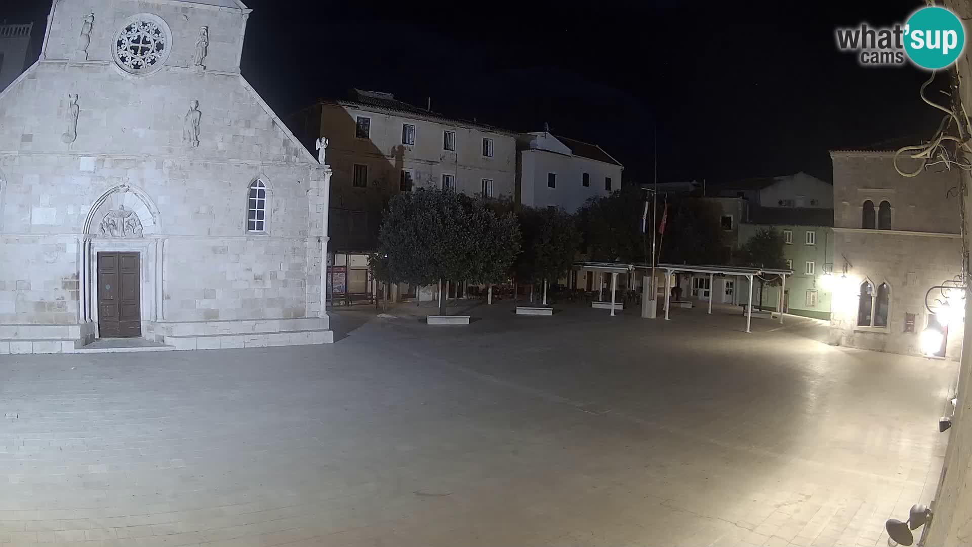 Pag livecam – piazza principale e la basilica di Santa María