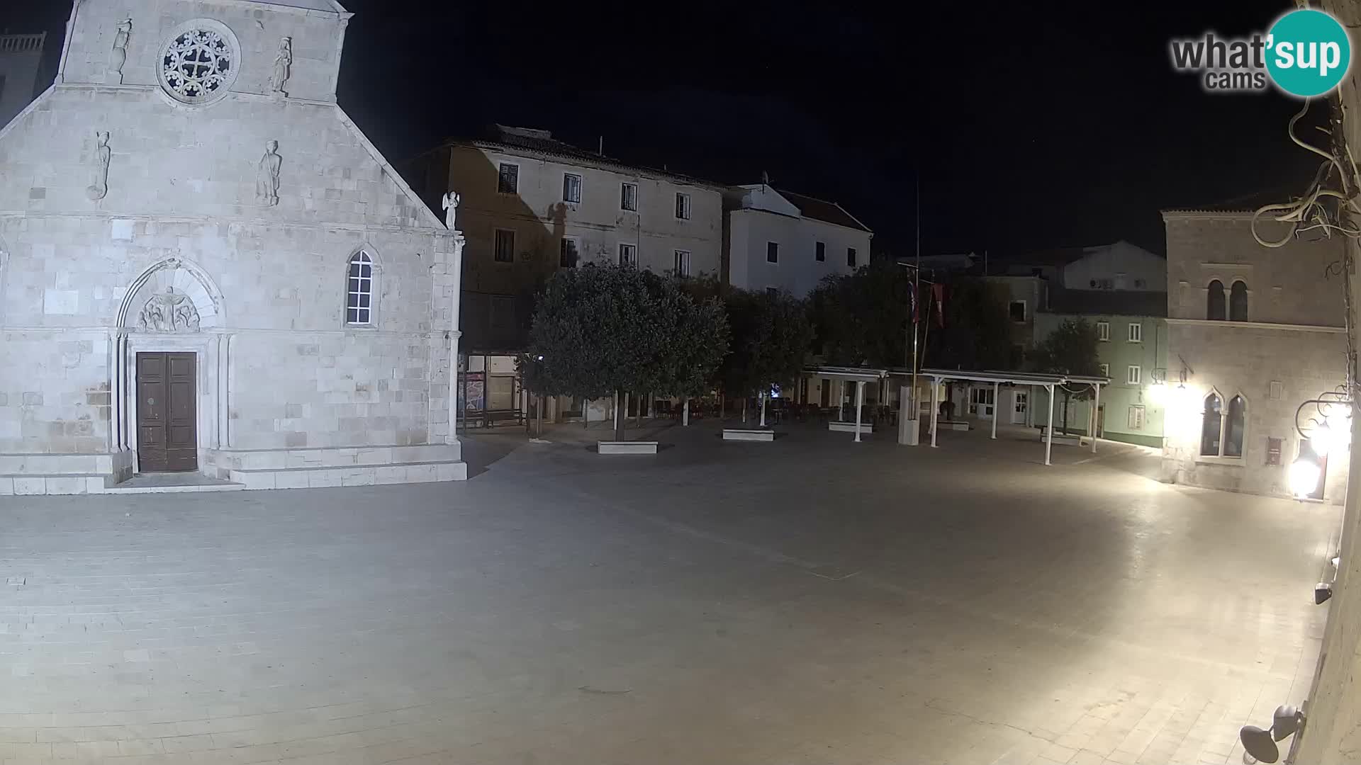 Pag livecam – piazza principale e la basilica di Santa María