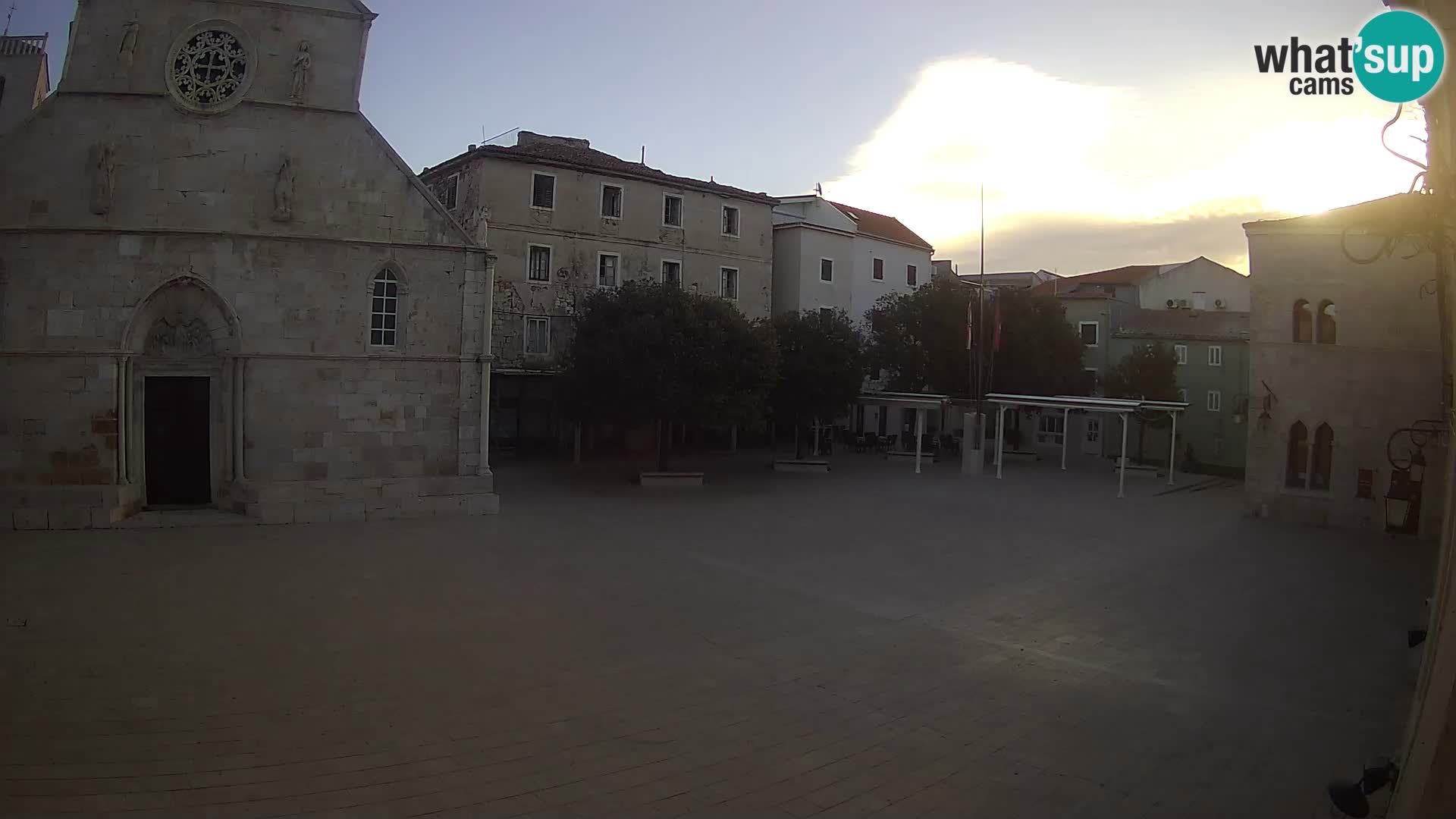 Pag livecam – piazza principale e la basilica di Santa María