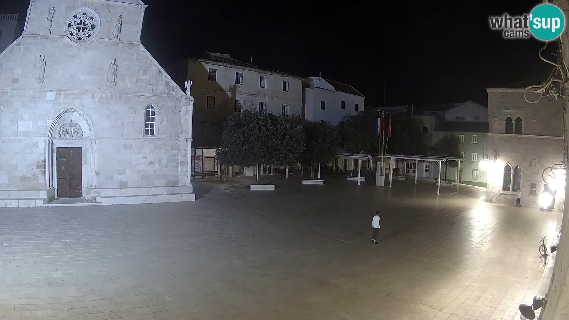 Pag livecam – piazza principale e la basilica di Santa María