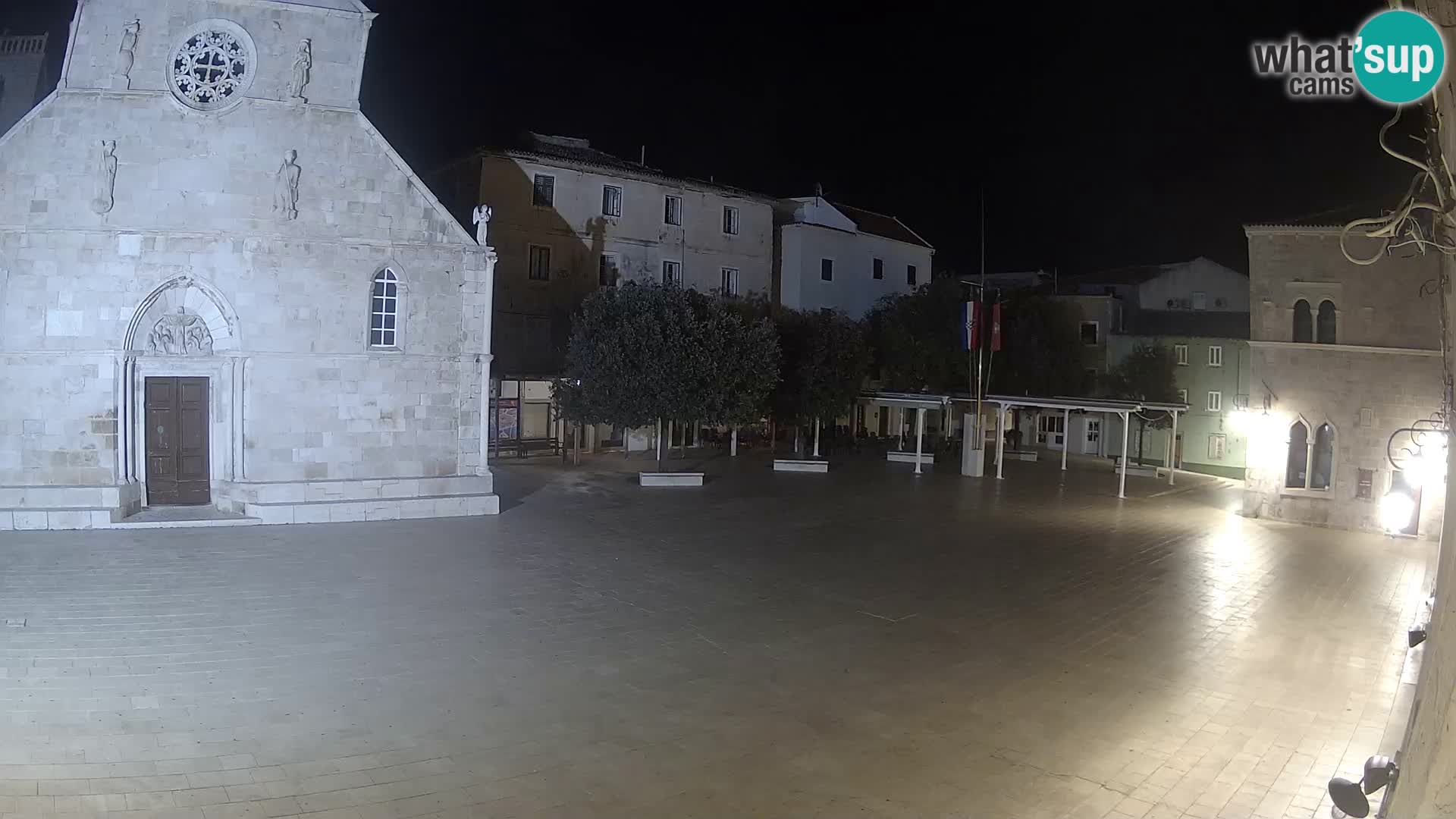 Pag live cam – Place principale et église de Sainte-Marie