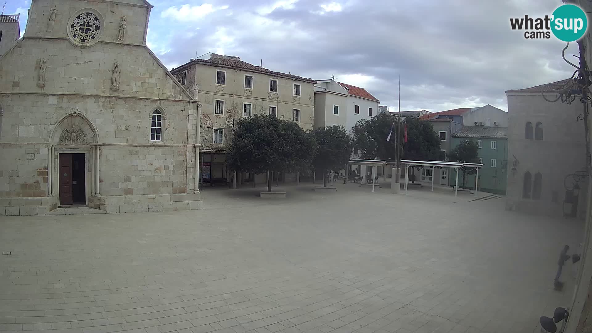 Pag livecam – piazza principale e la basilica di Santa María