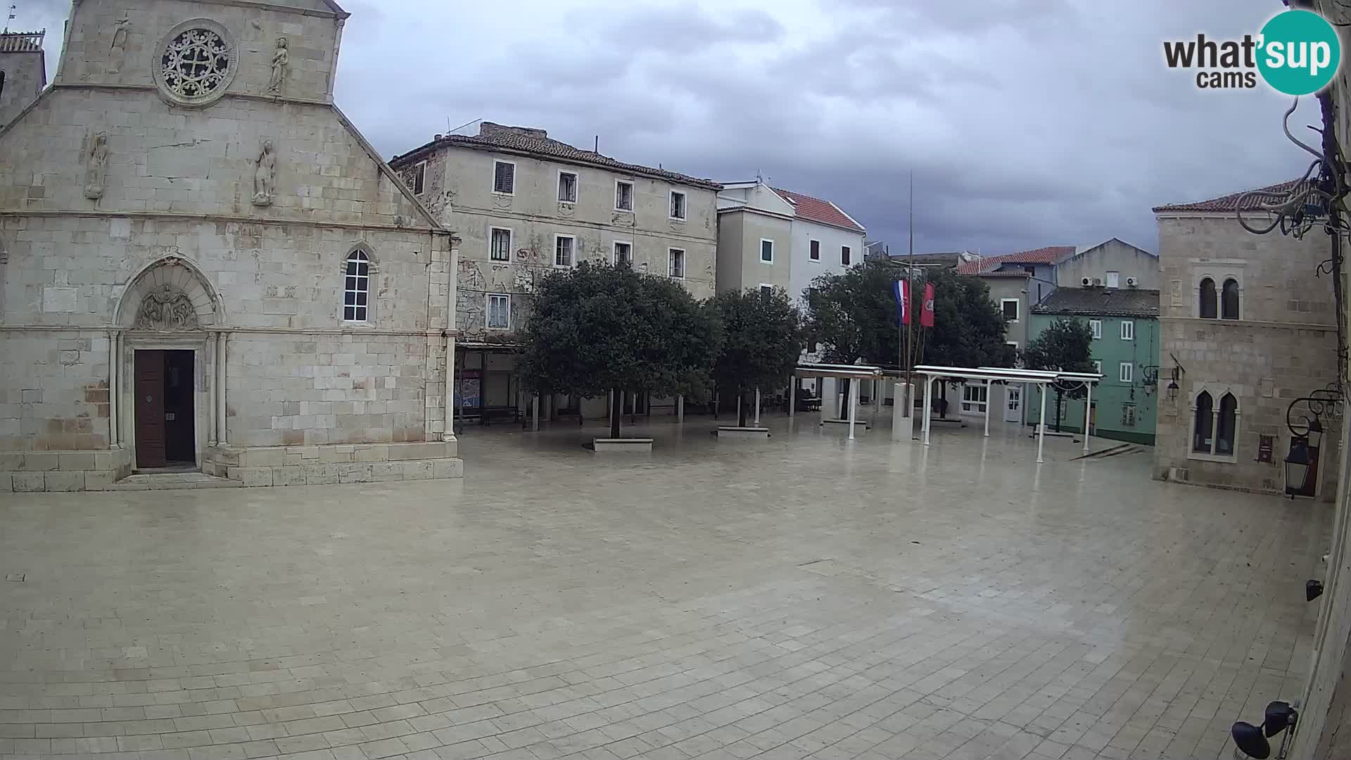 Pag livecam – piazza principale e la basilica di Santa María