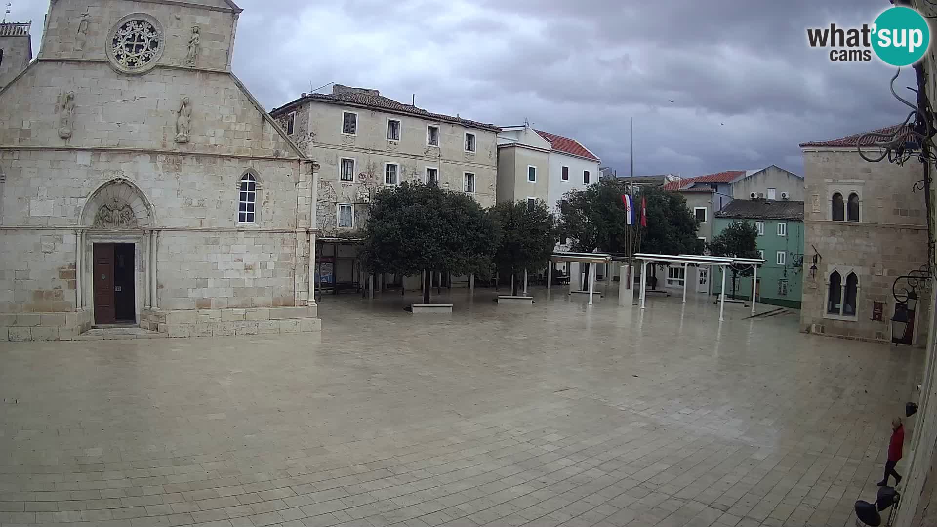 Pag livecam – piazza principale e la basilica di Santa María