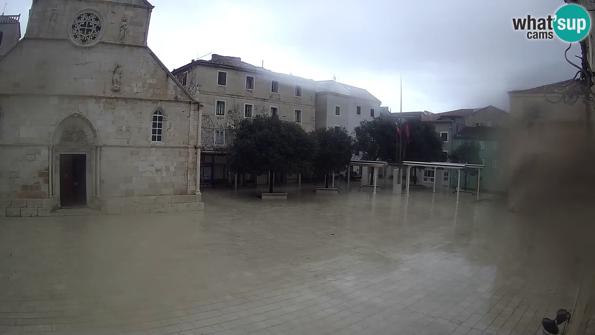 Pag livecam – piazza principale e la basilica di Santa María