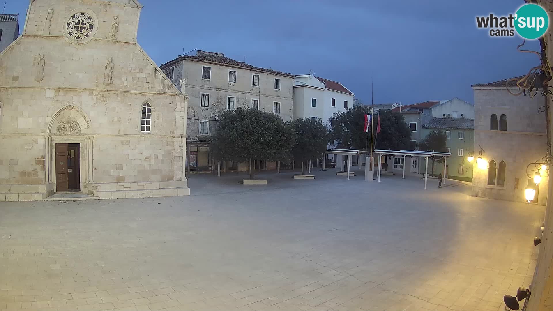 Pag livecam – piazza principale e la basilica di Santa María