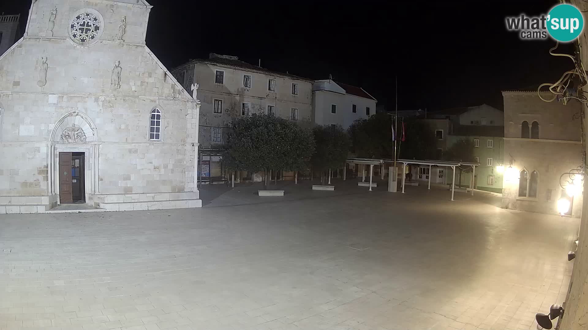 Pag livecam – piazza principale e la basilica di Santa María