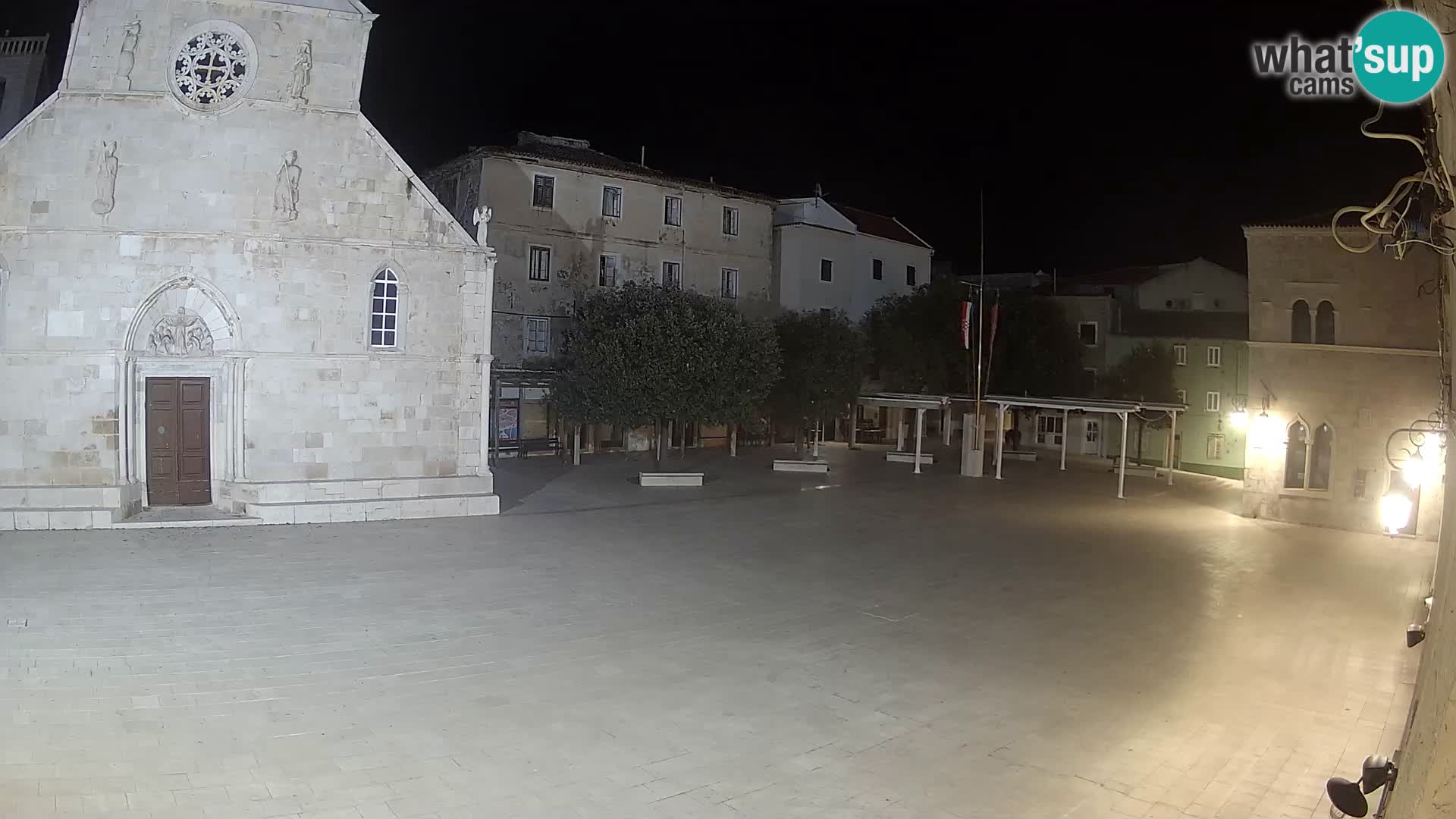 Pag livecam – piazza principale e la basilica di Santa María