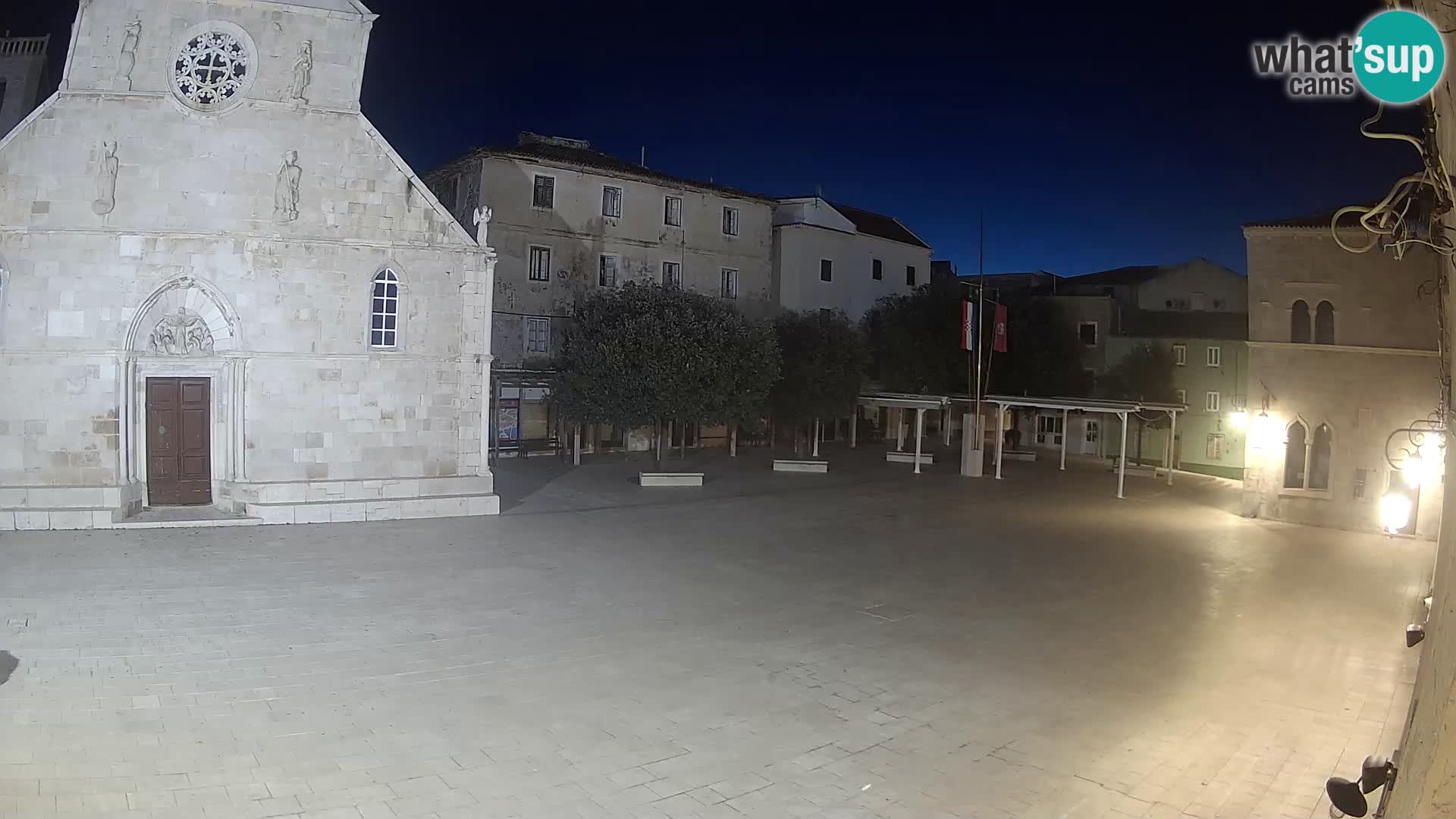 Pag livecam – piazza principale e la basilica di Santa María