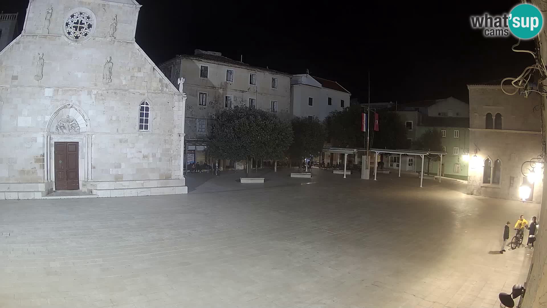 Pag livecam – piazza principale e la basilica di Santa María