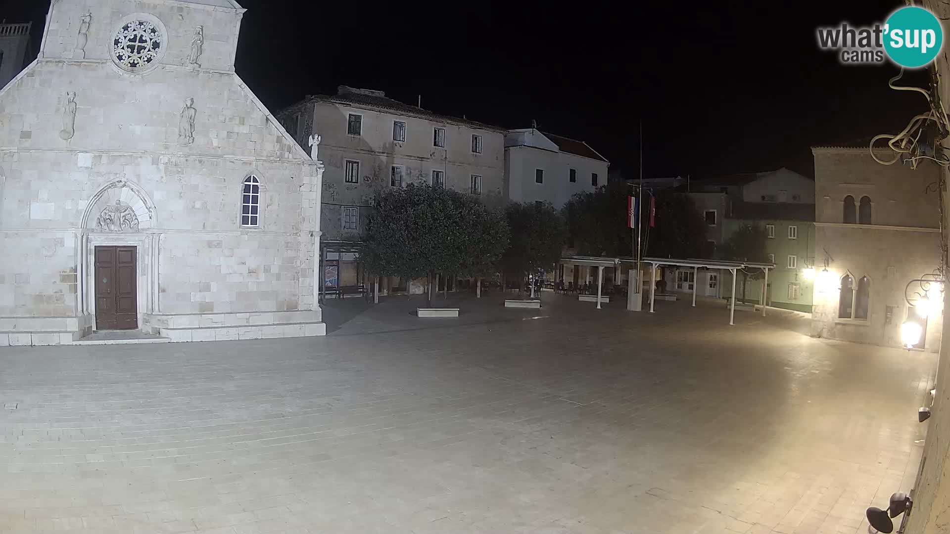 Pag livecam – piazza principale e la basilica di Santa María