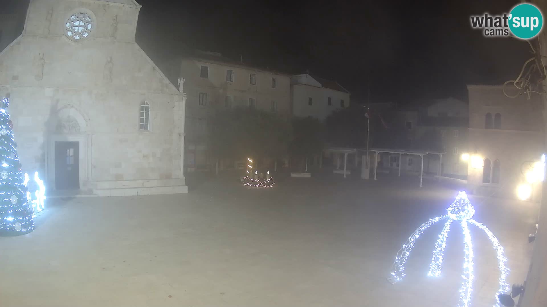 Pag live cam – Place principale et église de Sainte-Marie