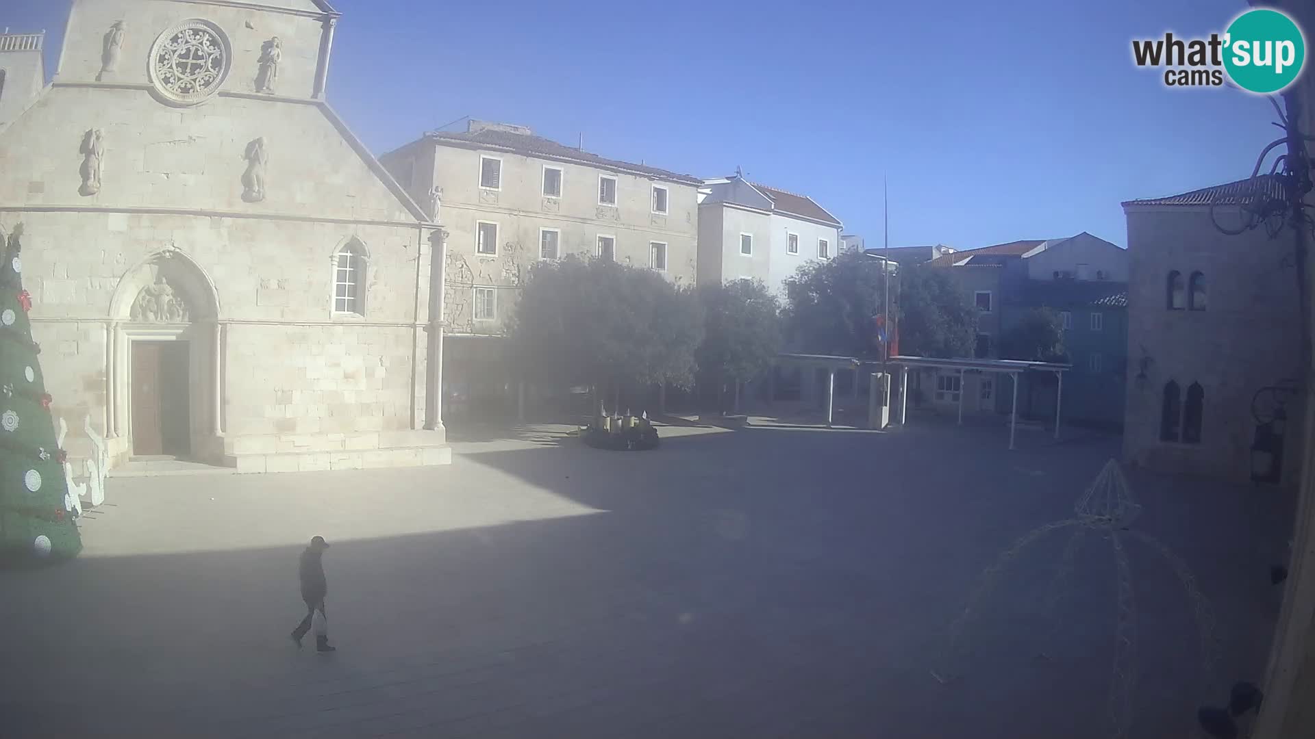 Pag livecam – piazza principale e la basilica di Santa María