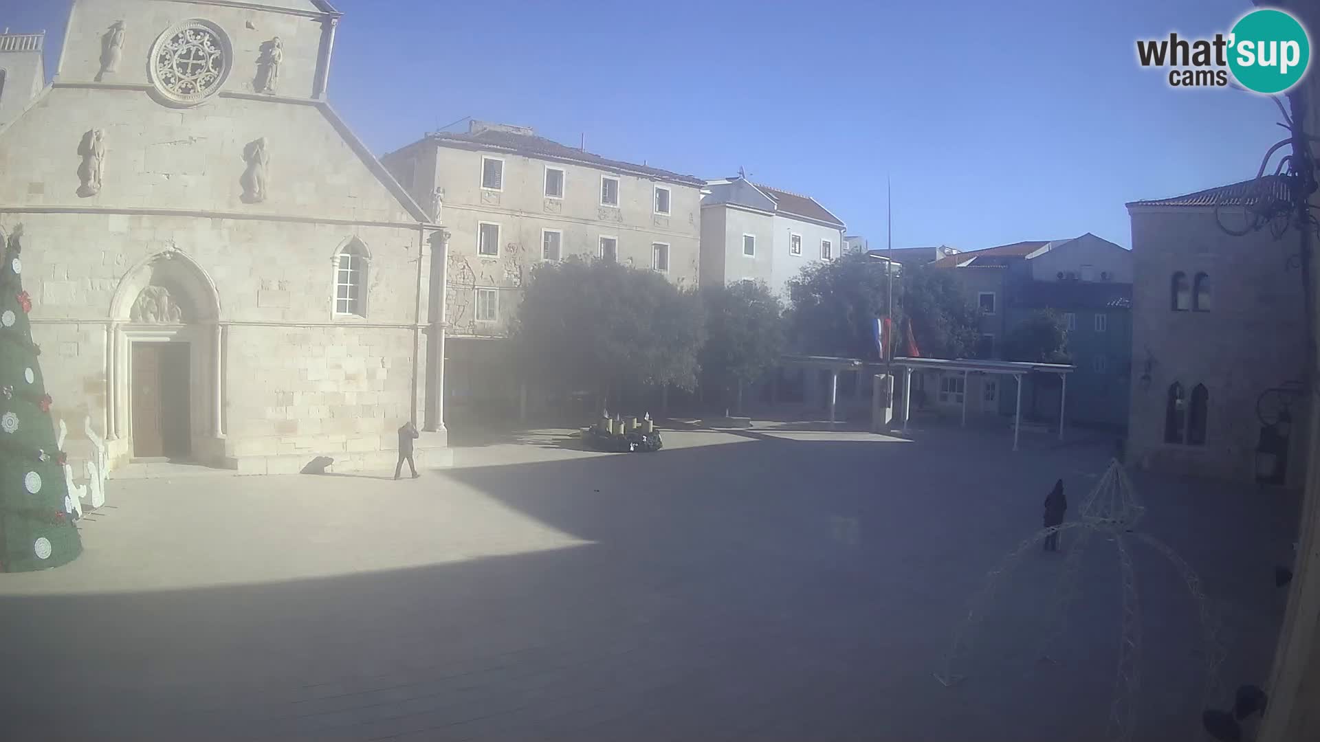 Pag live cam – Place principale et église de Sainte-Marie