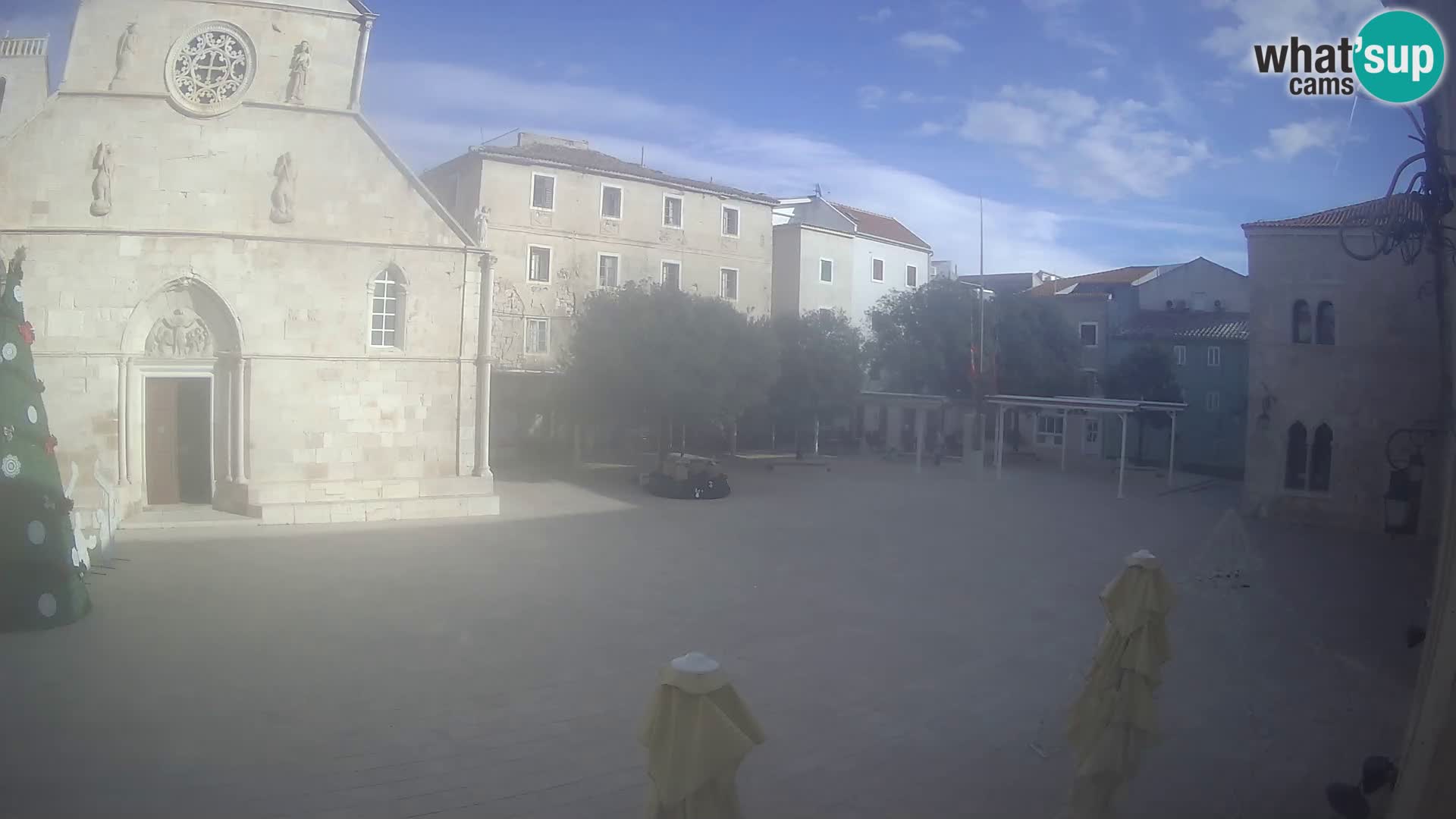 Pag livecam – piazza principale e la basilica di Santa María