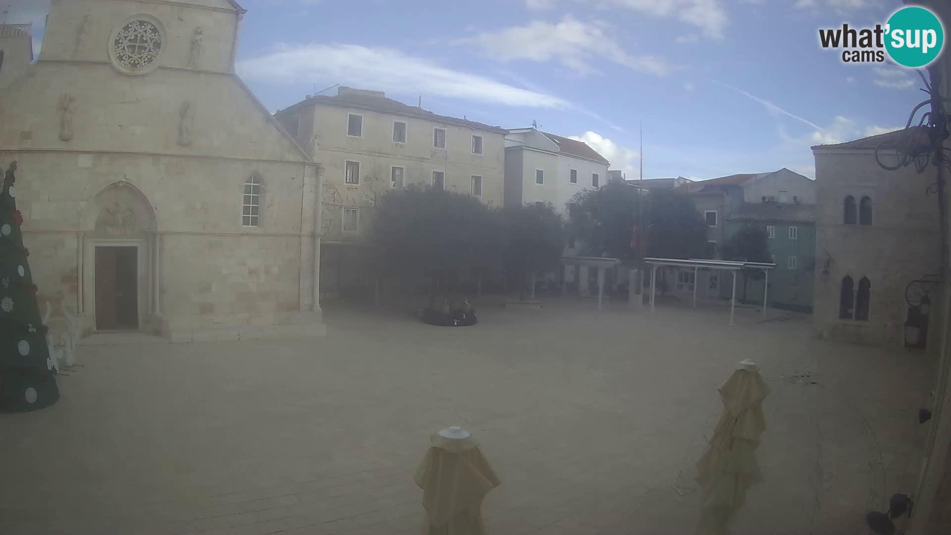 Pag live cam – Place principale et église de Sainte-Marie