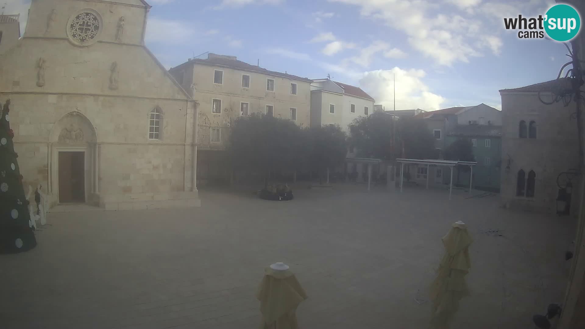 Pag live cam – Place principale et église de Sainte-Marie