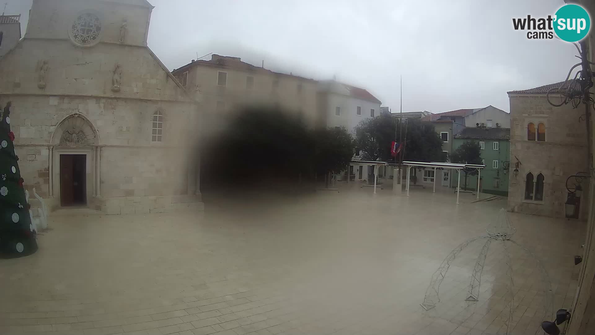 Pag live cam – Place principale et église de Sainte-Marie