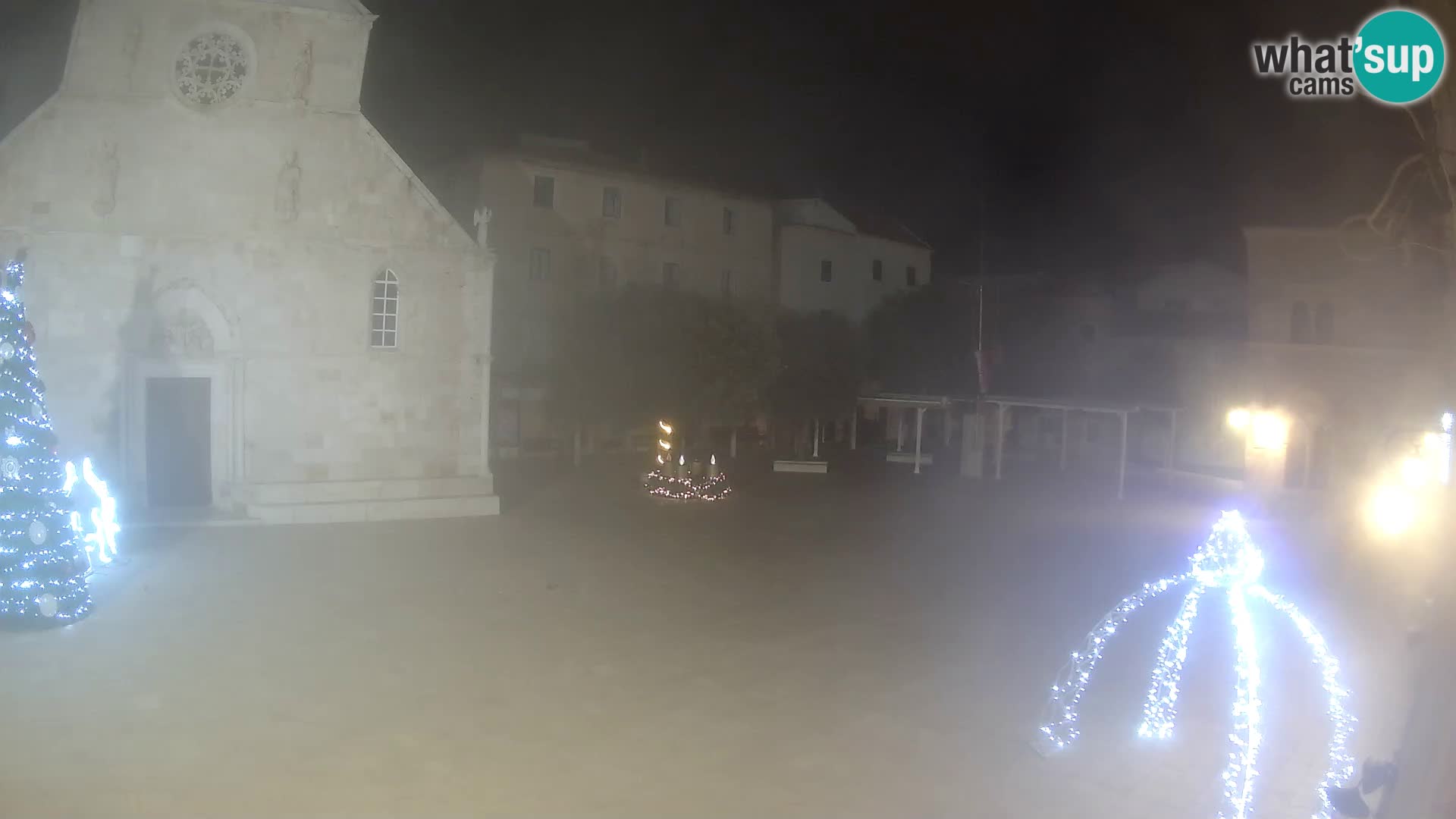 Pag live cam – Place principale et église de Sainte-Marie