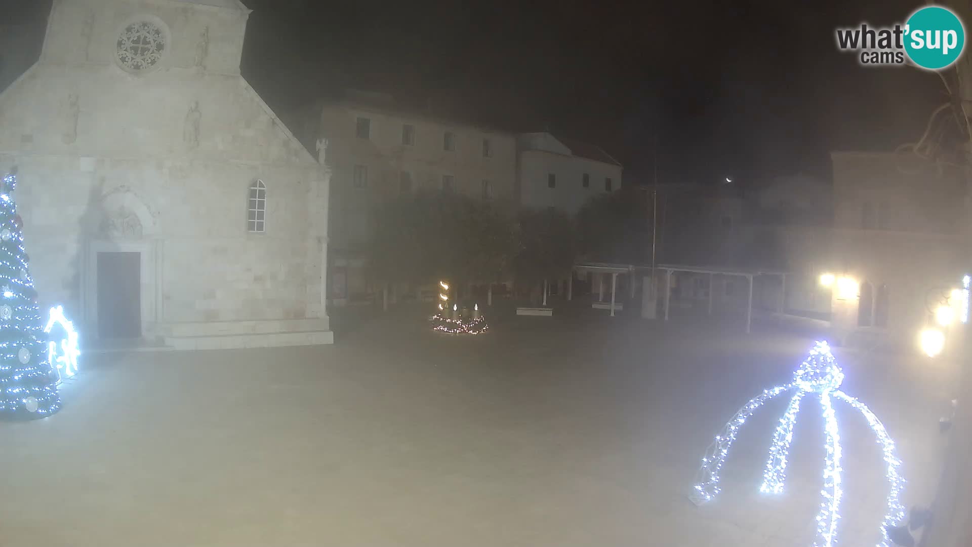 Pag livecam – piazza principale e la basilica di Santa María