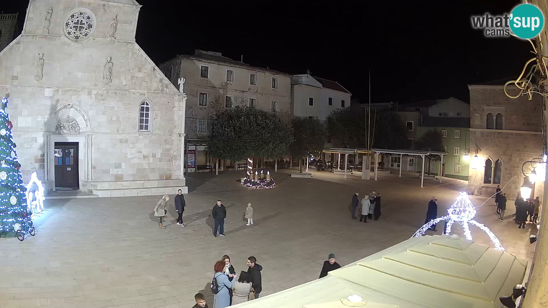 Pag livecam – piazza principale e la basilica di Santa María