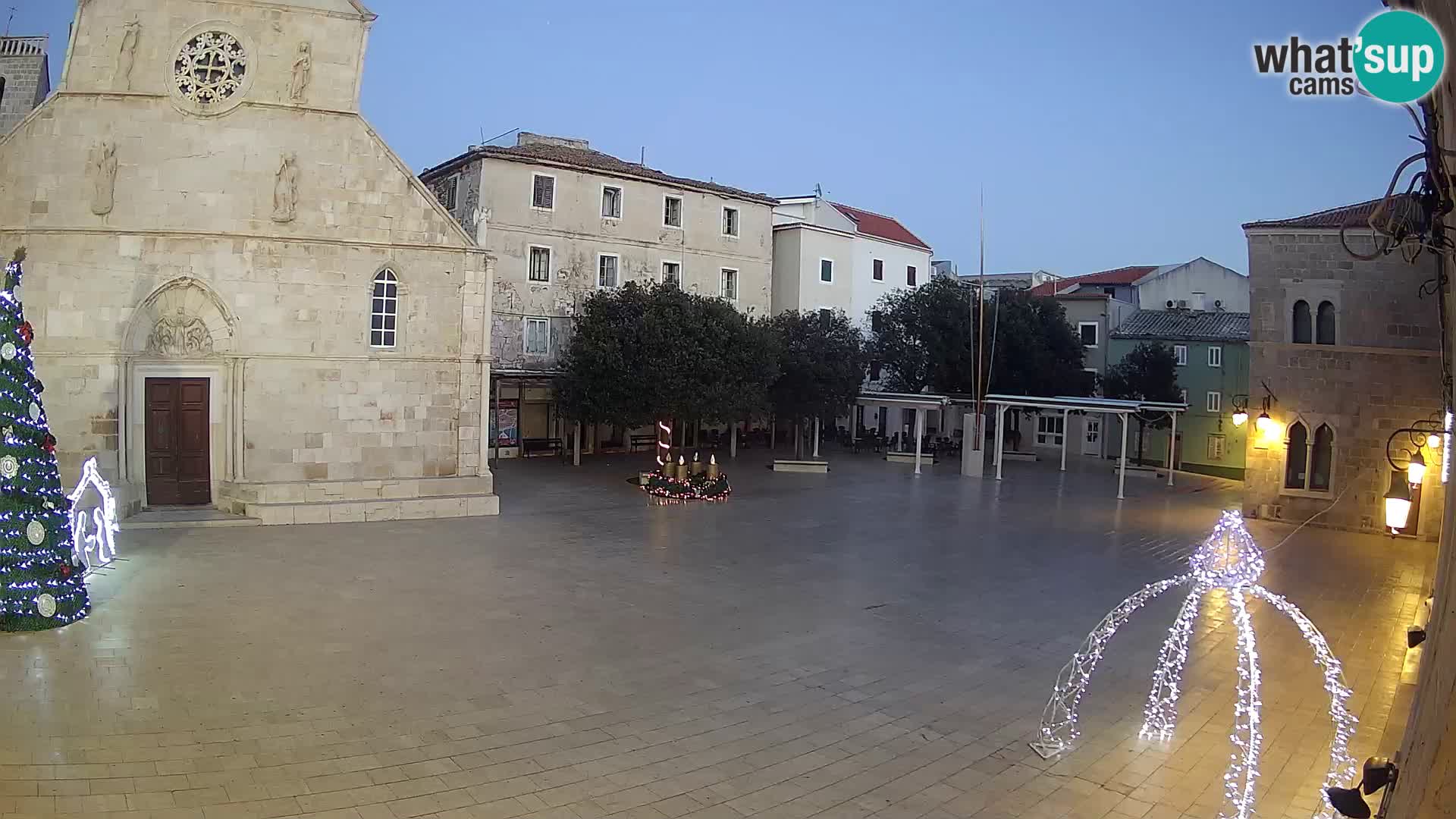 Pag live cam – Place principale et église de Sainte-Marie