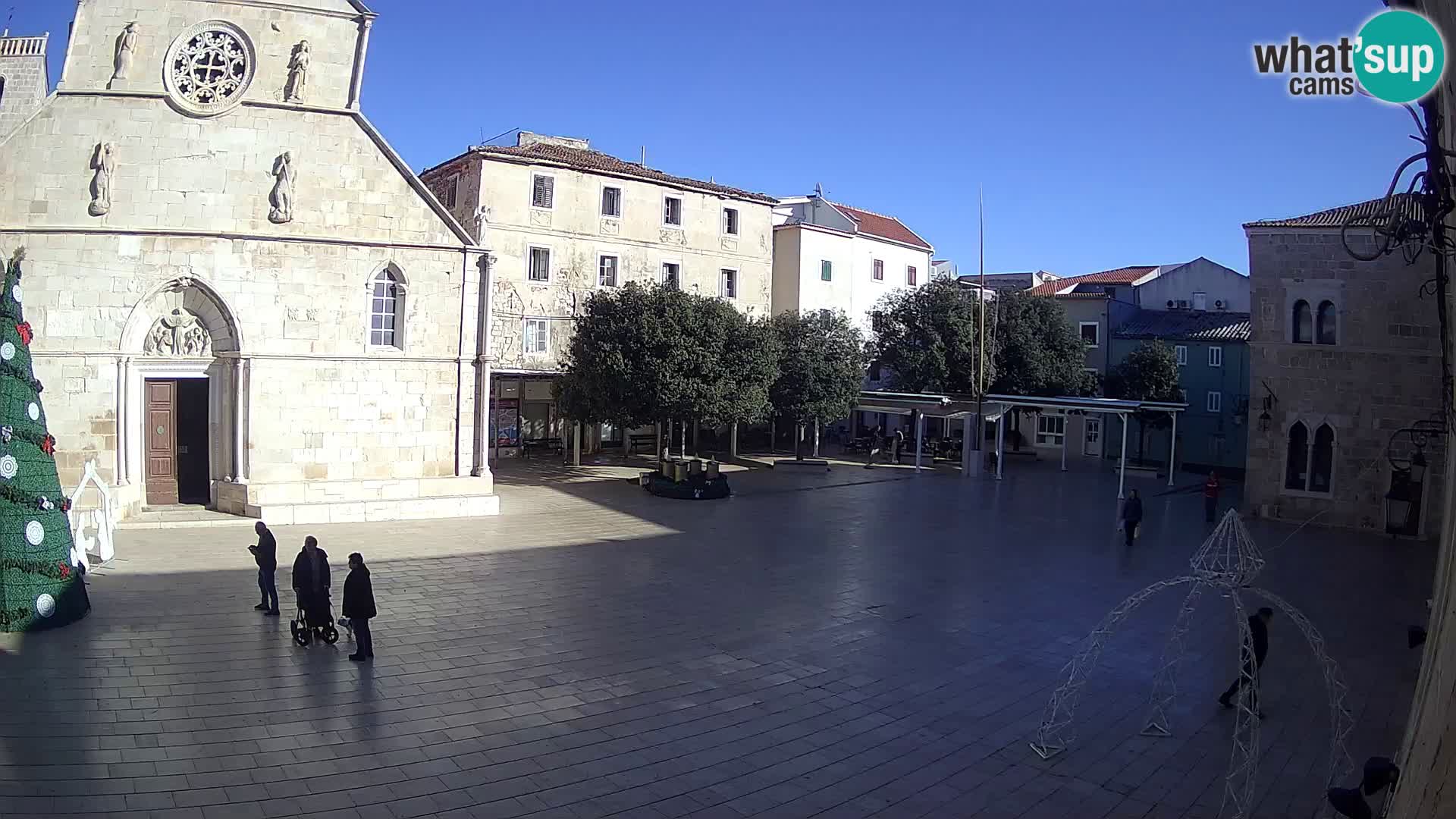 Pag livecam – piazza principale e la basilica di Santa María