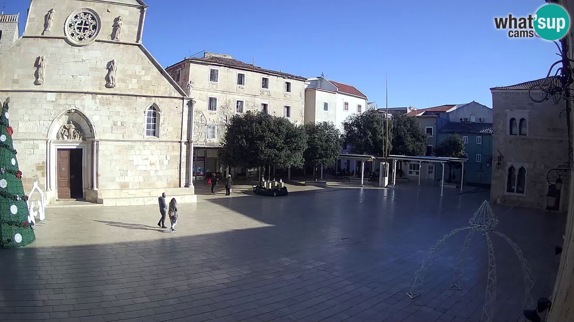 Pag livecam – piazza principale e la basilica di Santa María